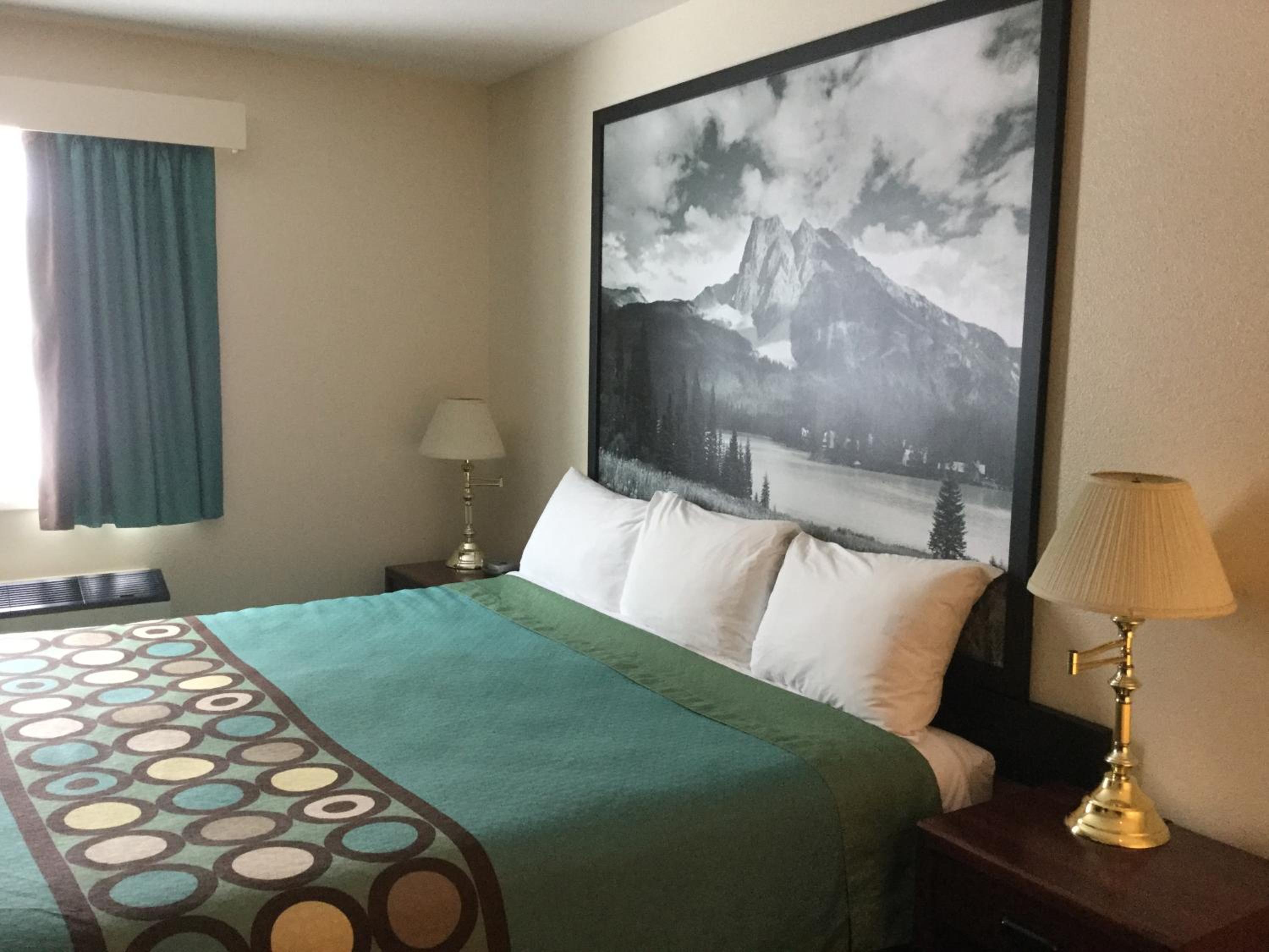 Jacuzzi King Suite - Non Smoking - Photo 4