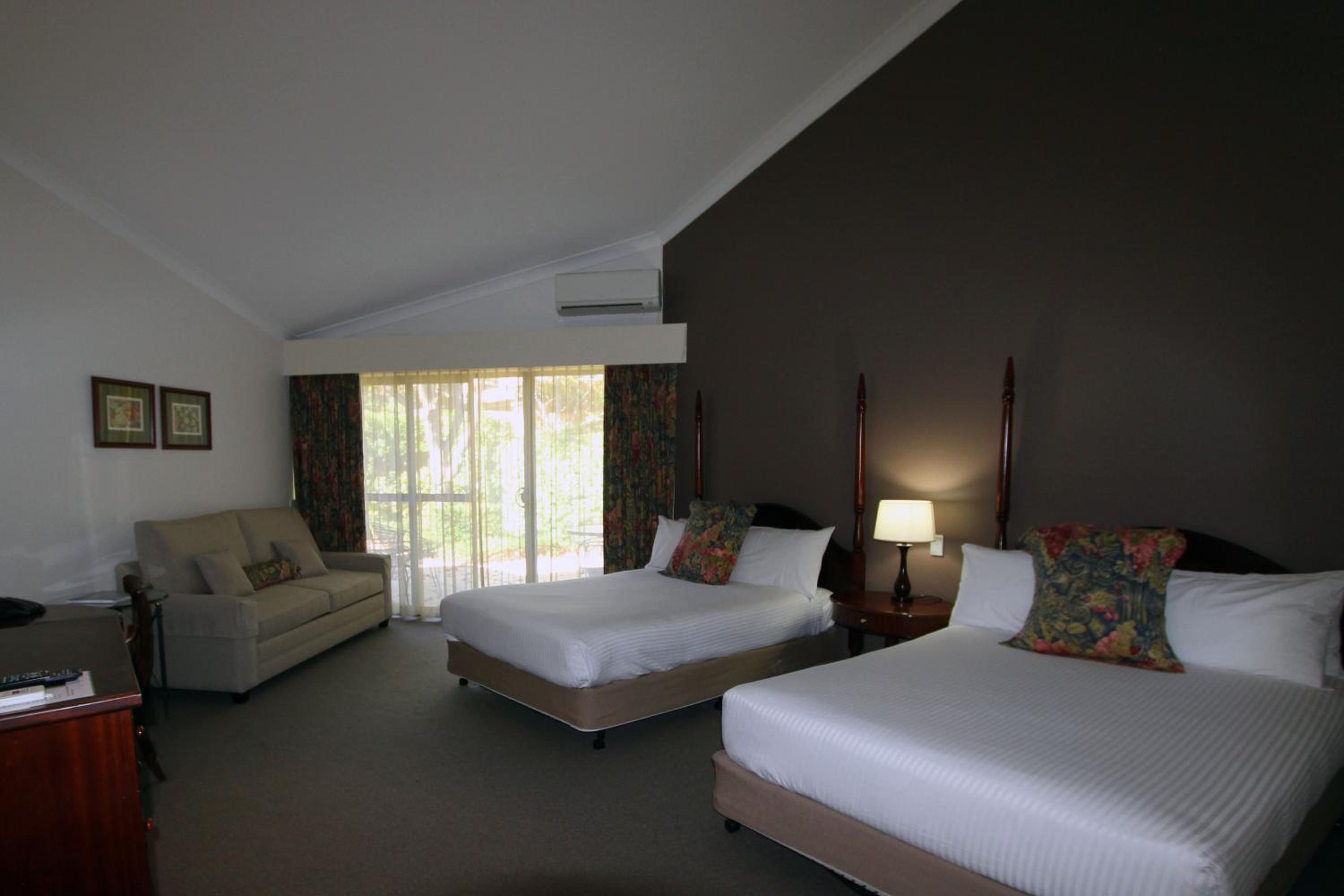 Standard Twin Room photo 3