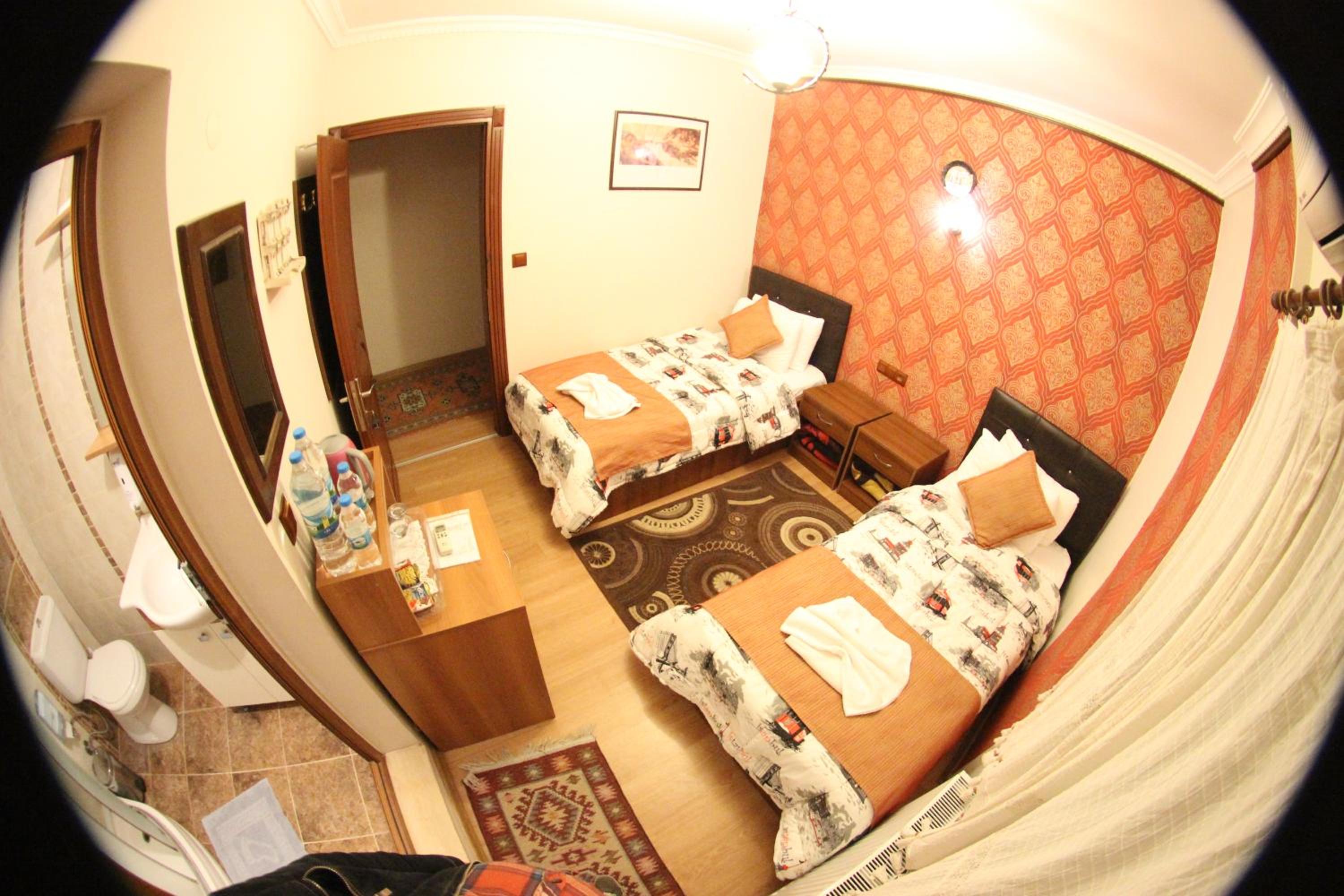 Standard Twin Room photo 3