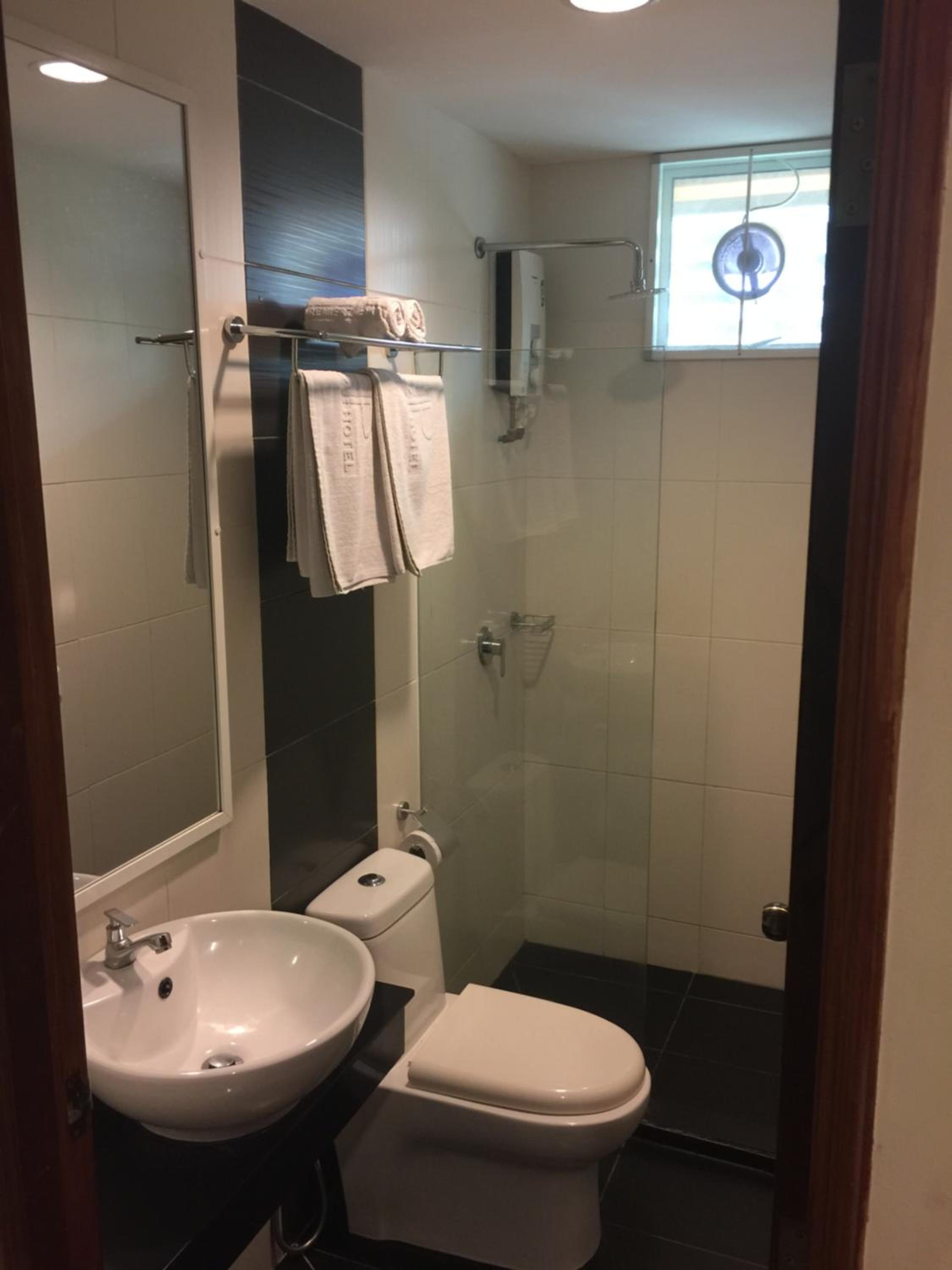 Standard Queen Room