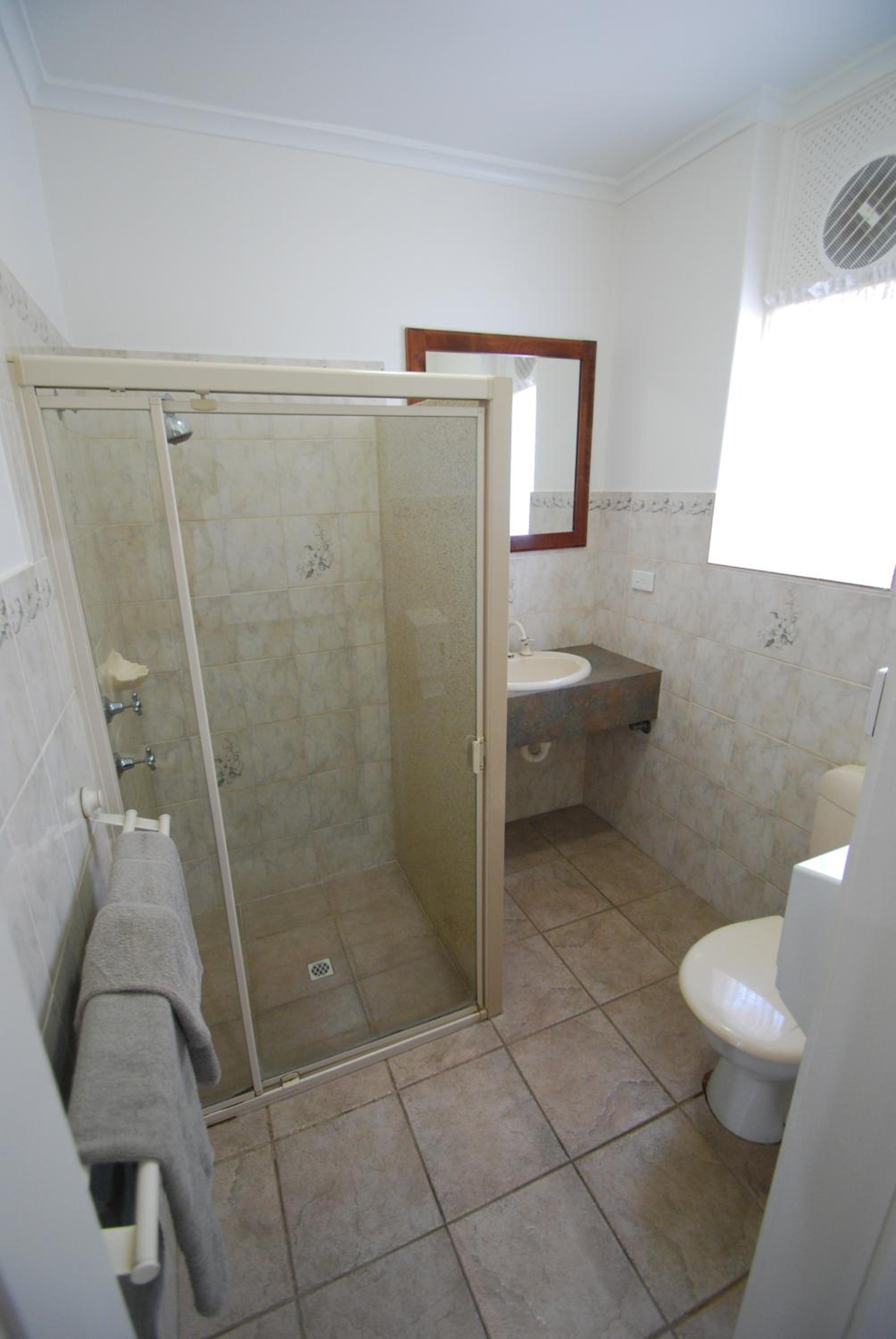 Standard Queen Room - Photo 2