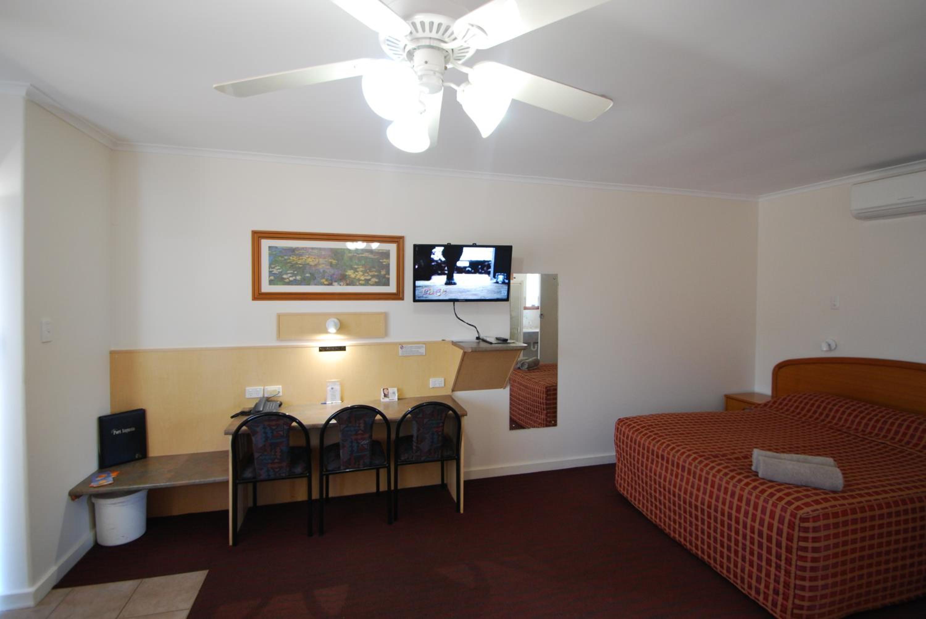 Quadruple Room - Photo 7