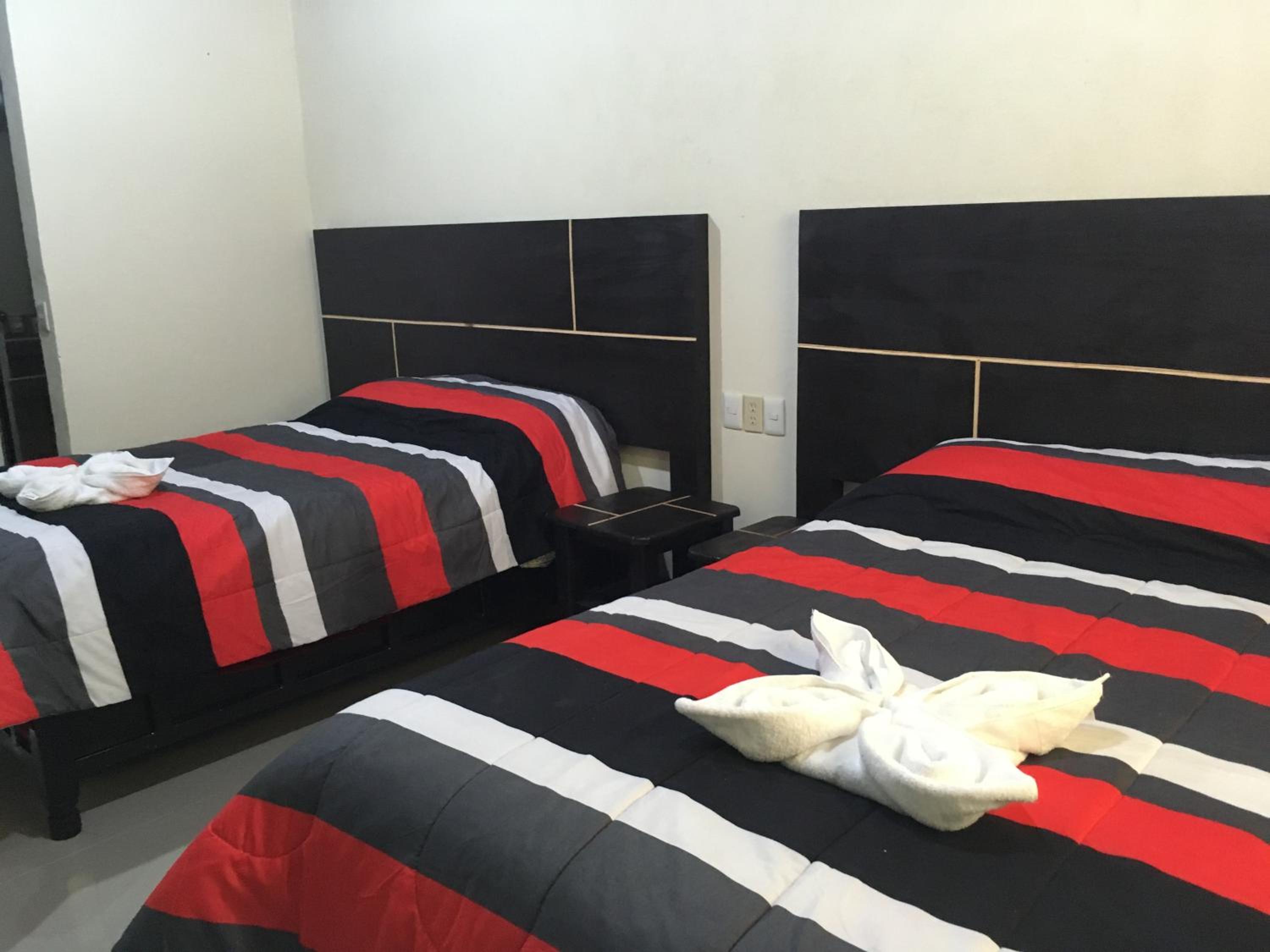 Deluxe Queen Room with Two Queen Beds photo 2