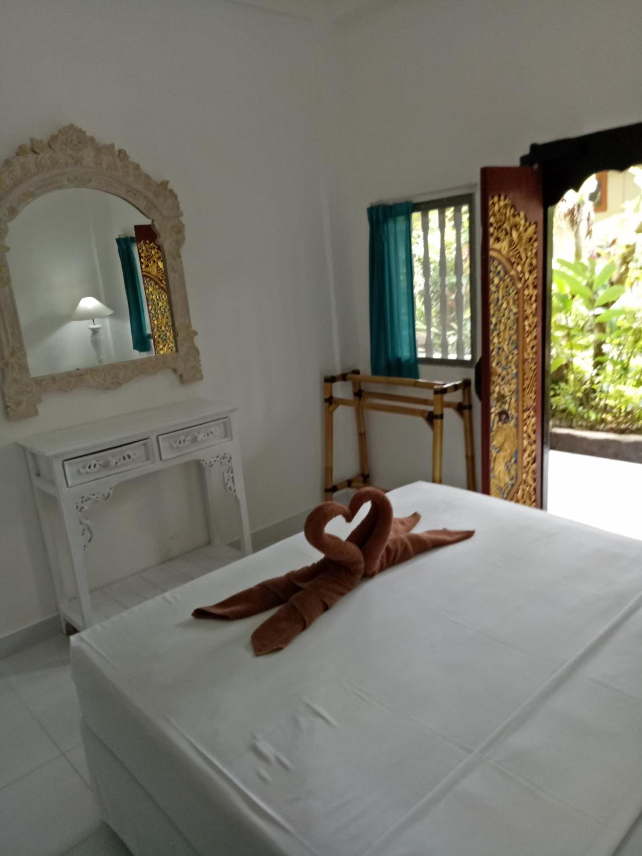 Standard Double or Twin Room - Photo 8