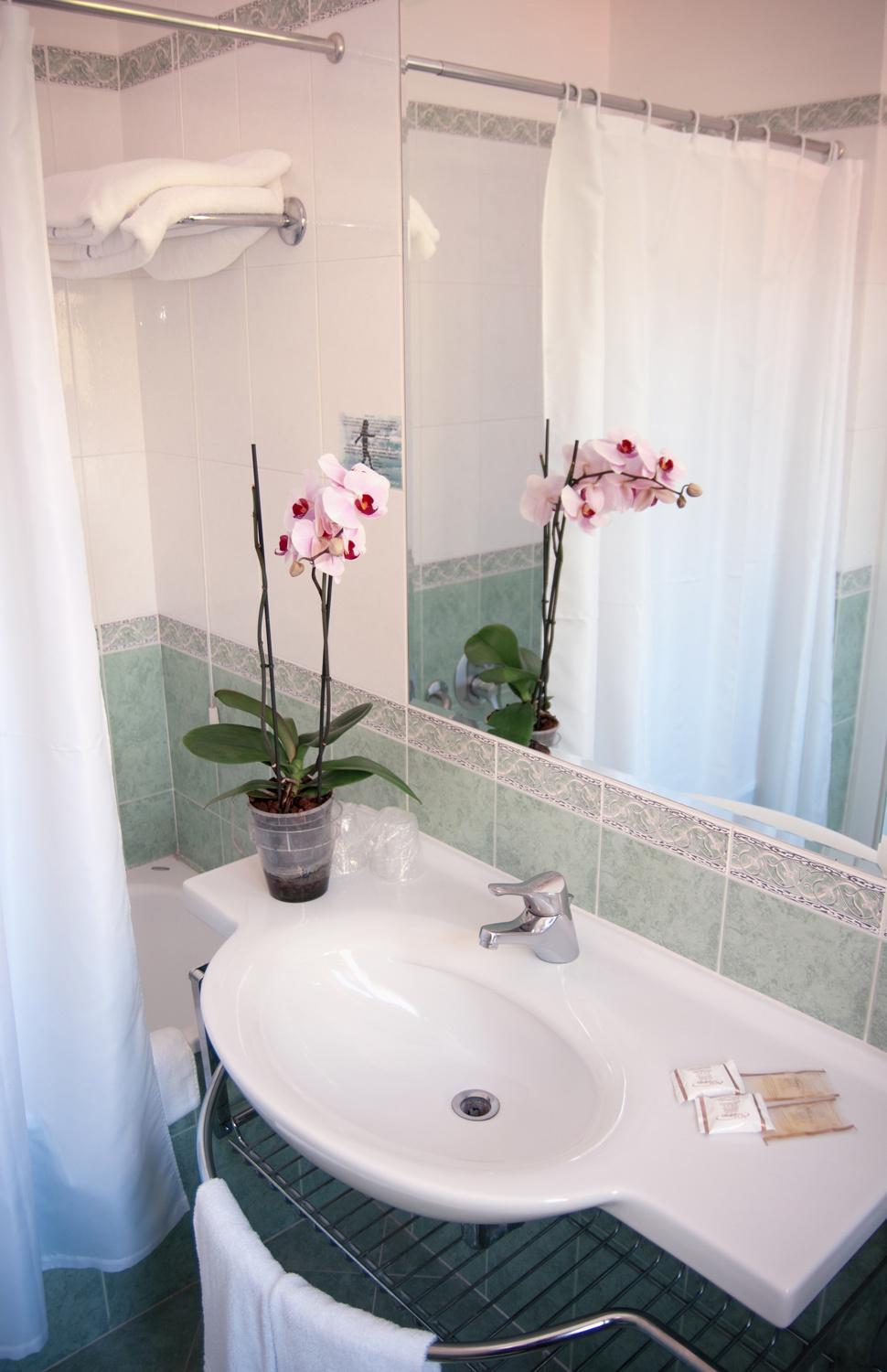 Quadruple Room - Photo 4