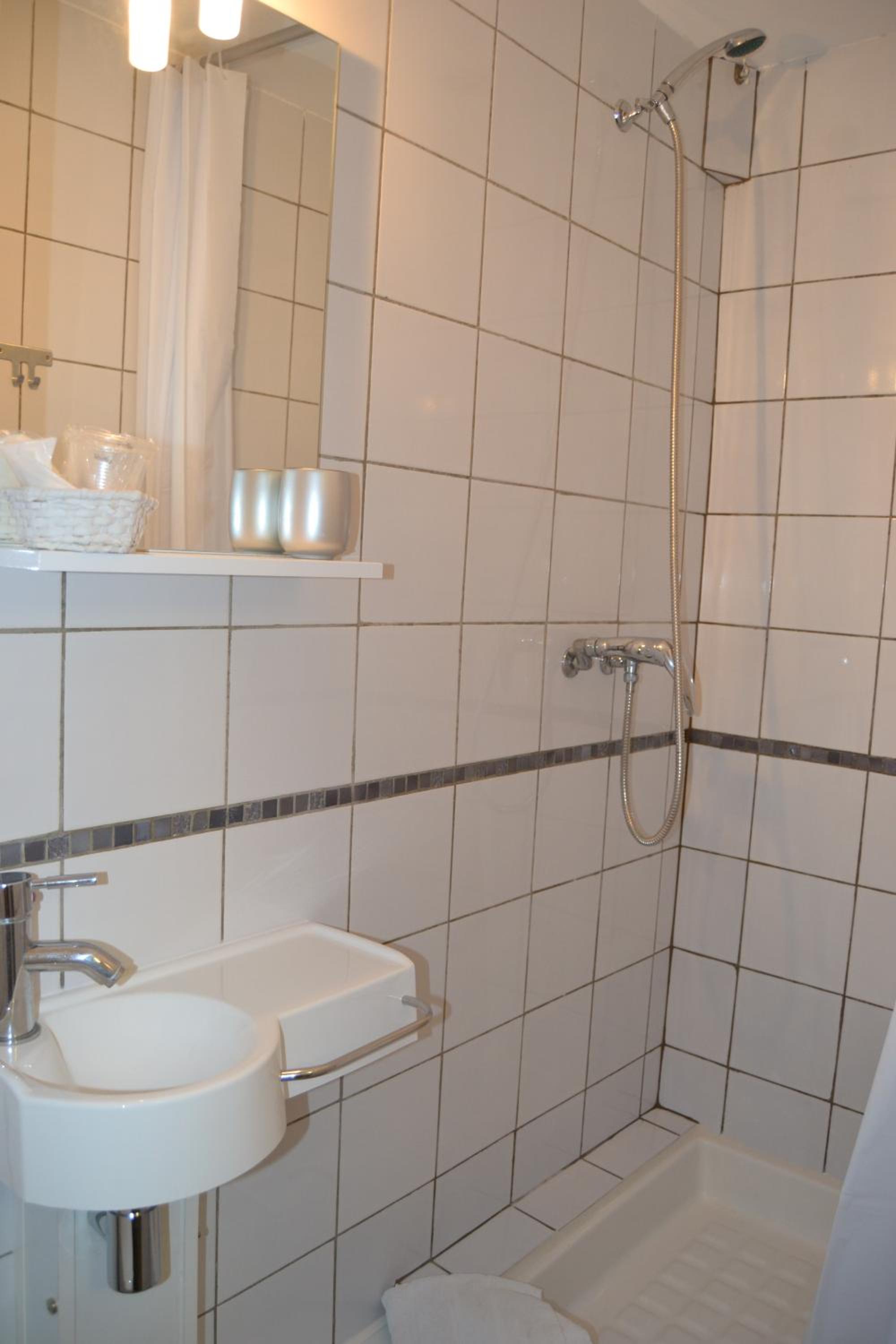 Triple Room with Sea View - Photo 2