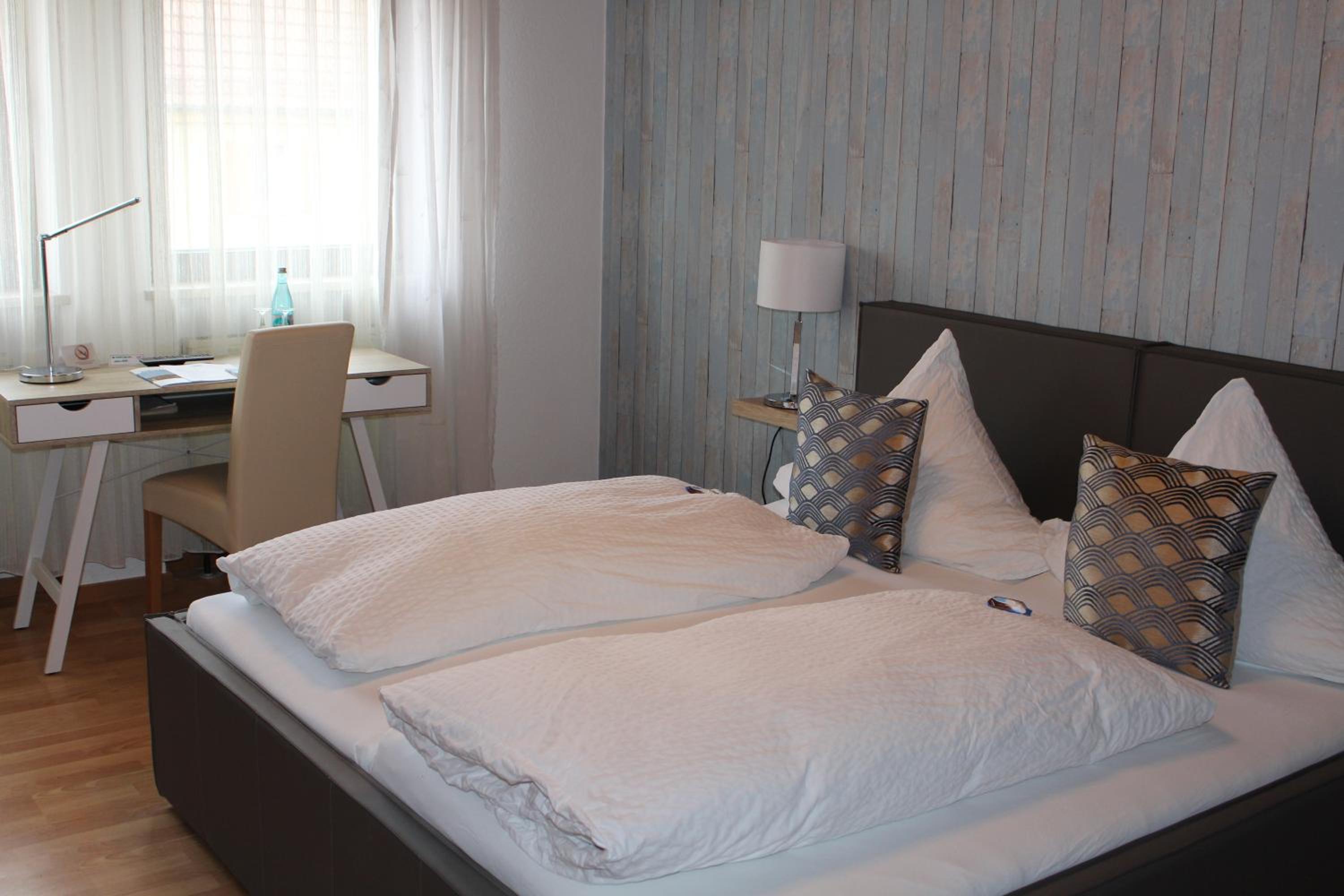 Double Room with Private Bathroom - Photo 4