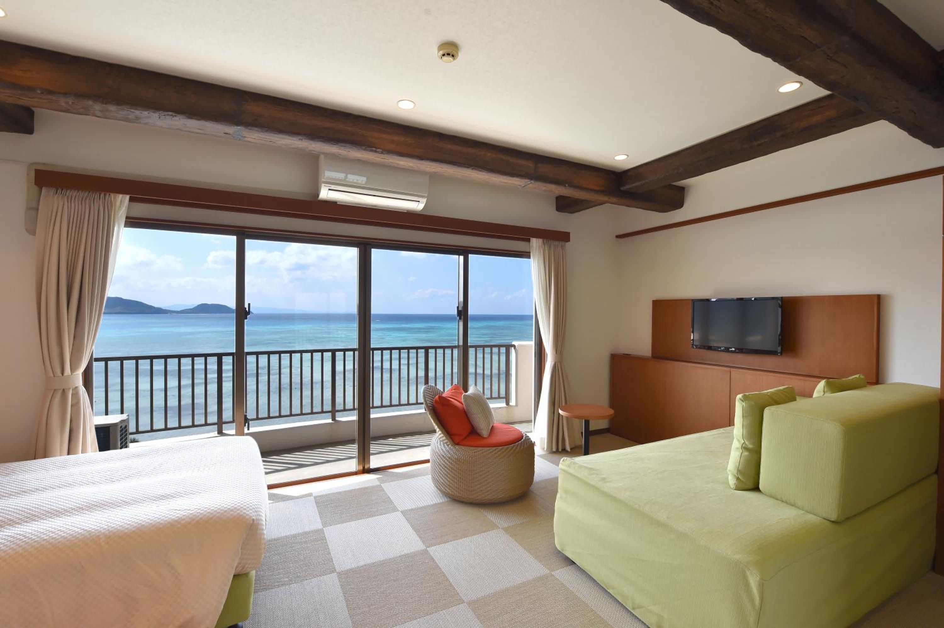 Superior Twin Room with Sea View 3rd-6th Floor photo 3