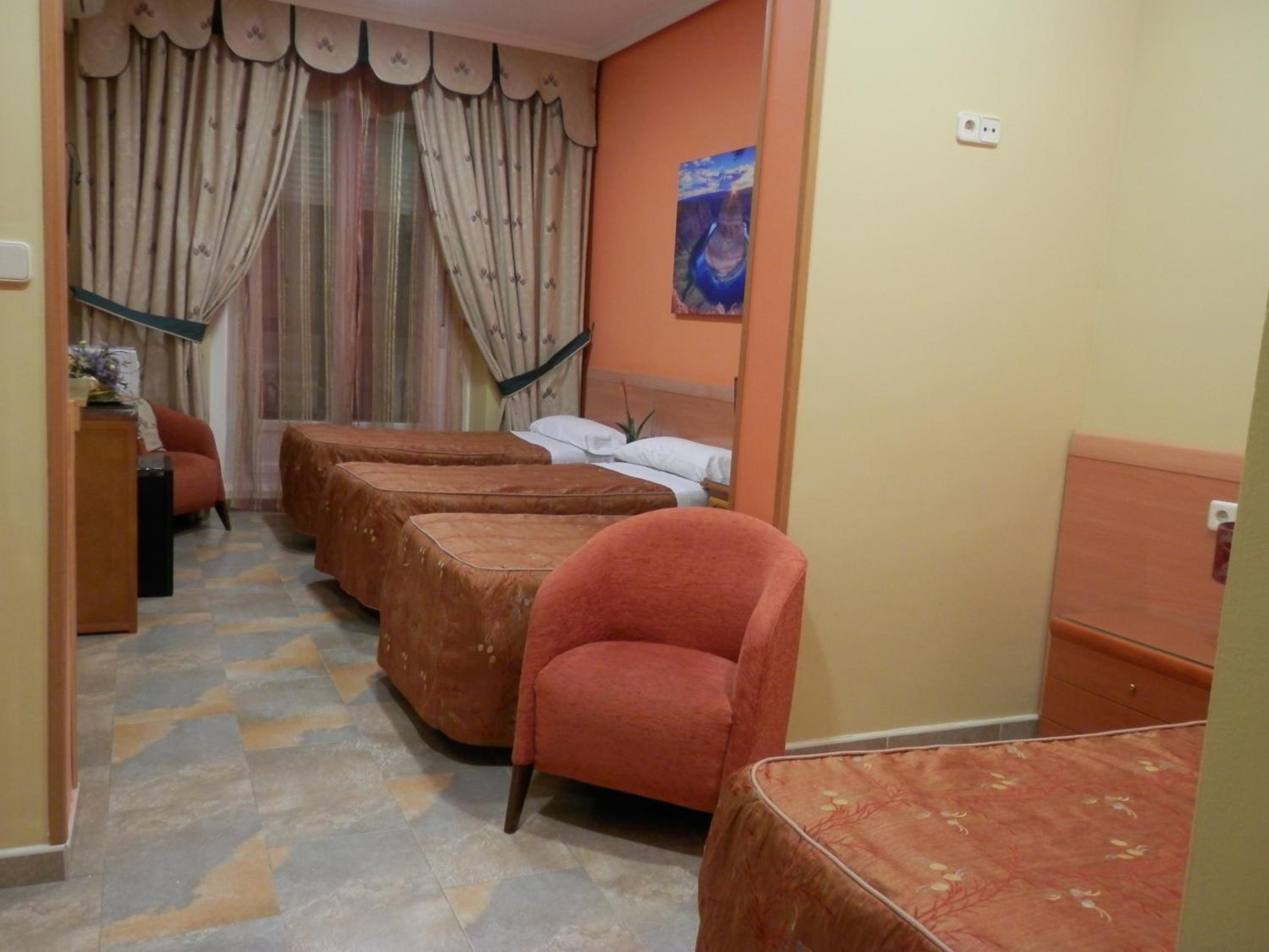 Triple Room photo 2
