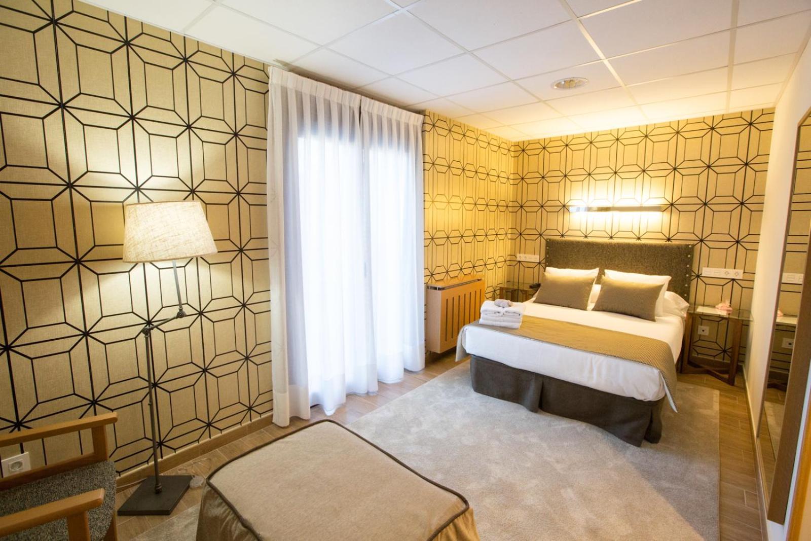 Budget Double Room photo 2