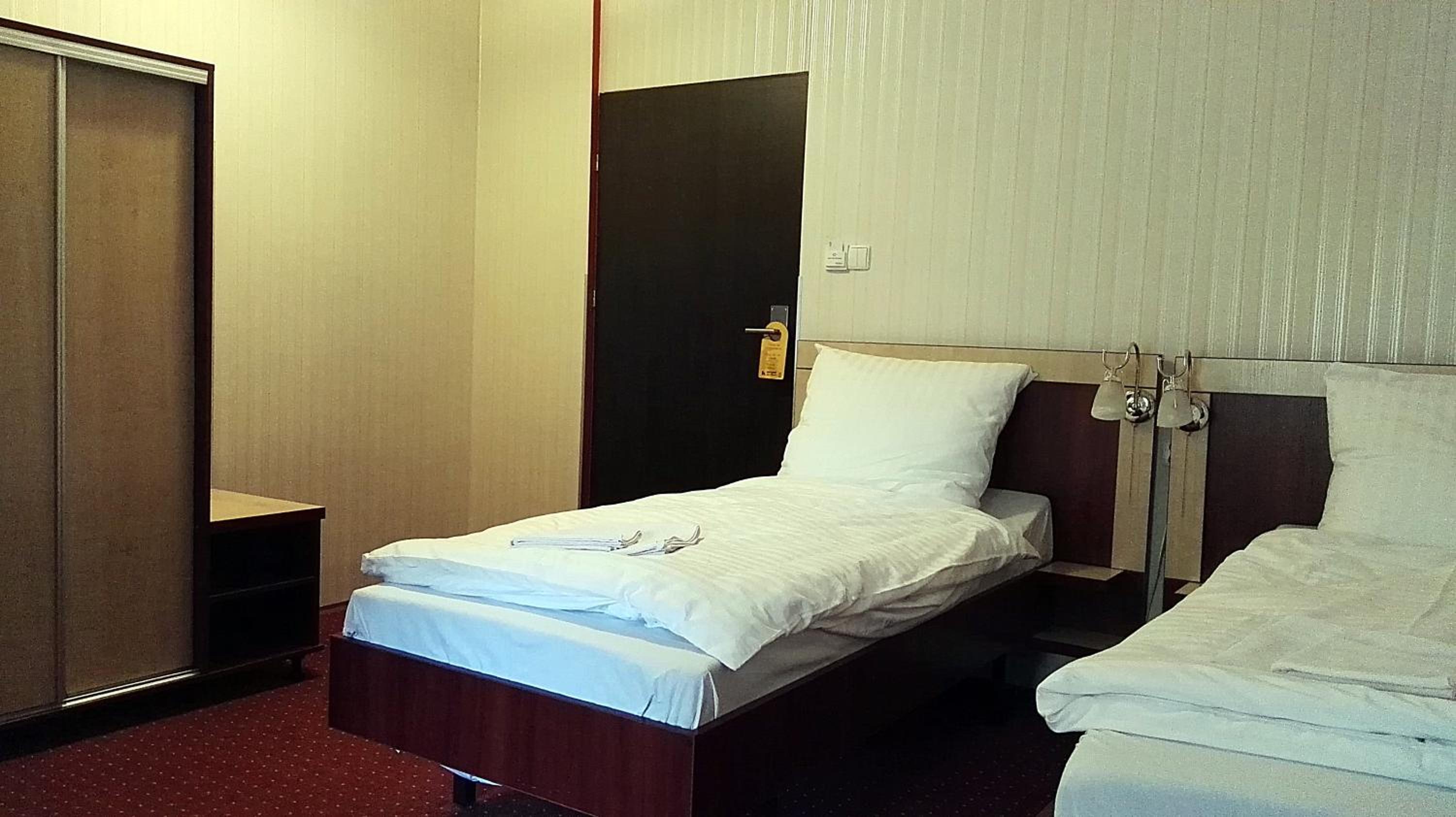 Double Room - Photo 6