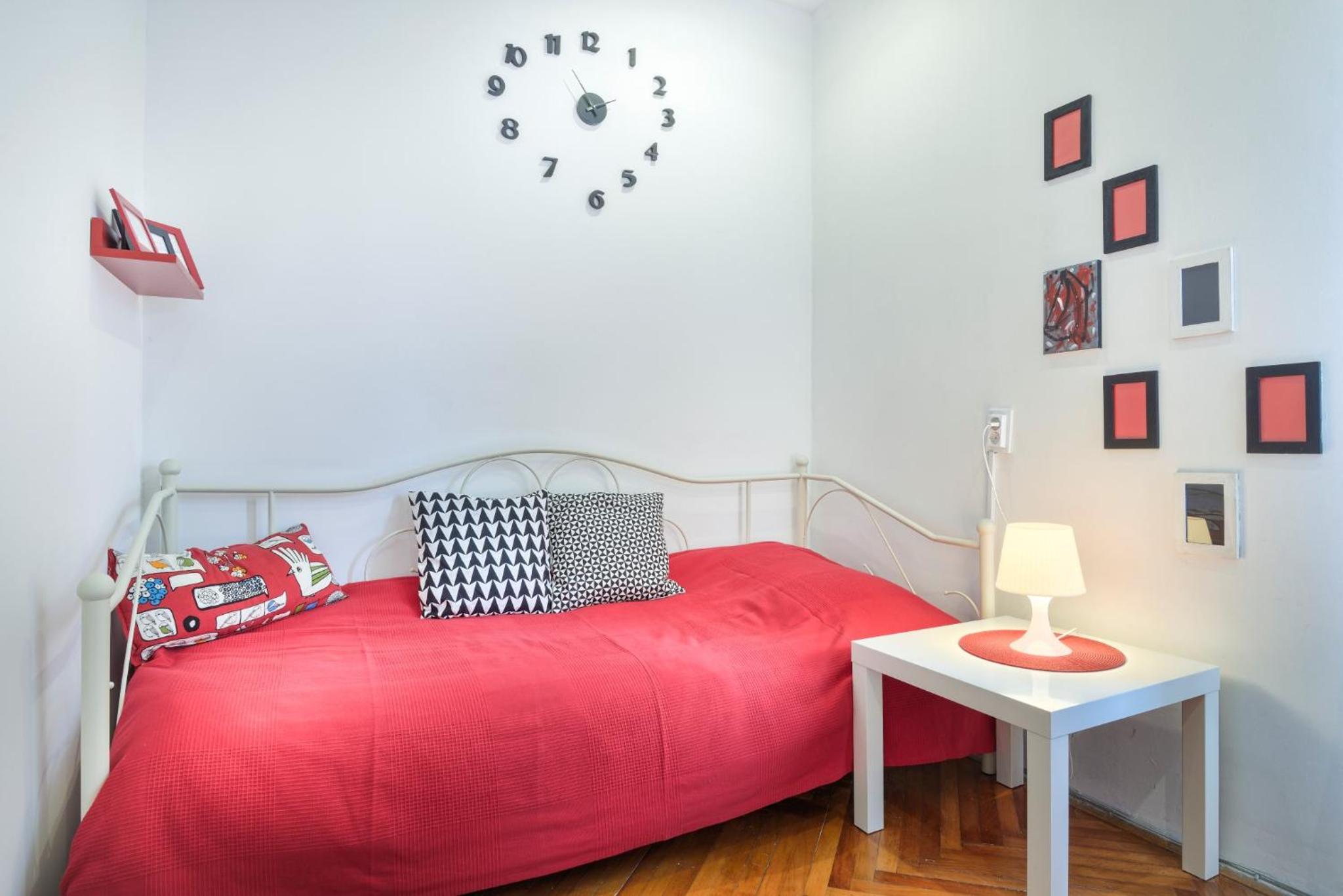 Two-Bedroom Apartment with Balcony - Photo 27
