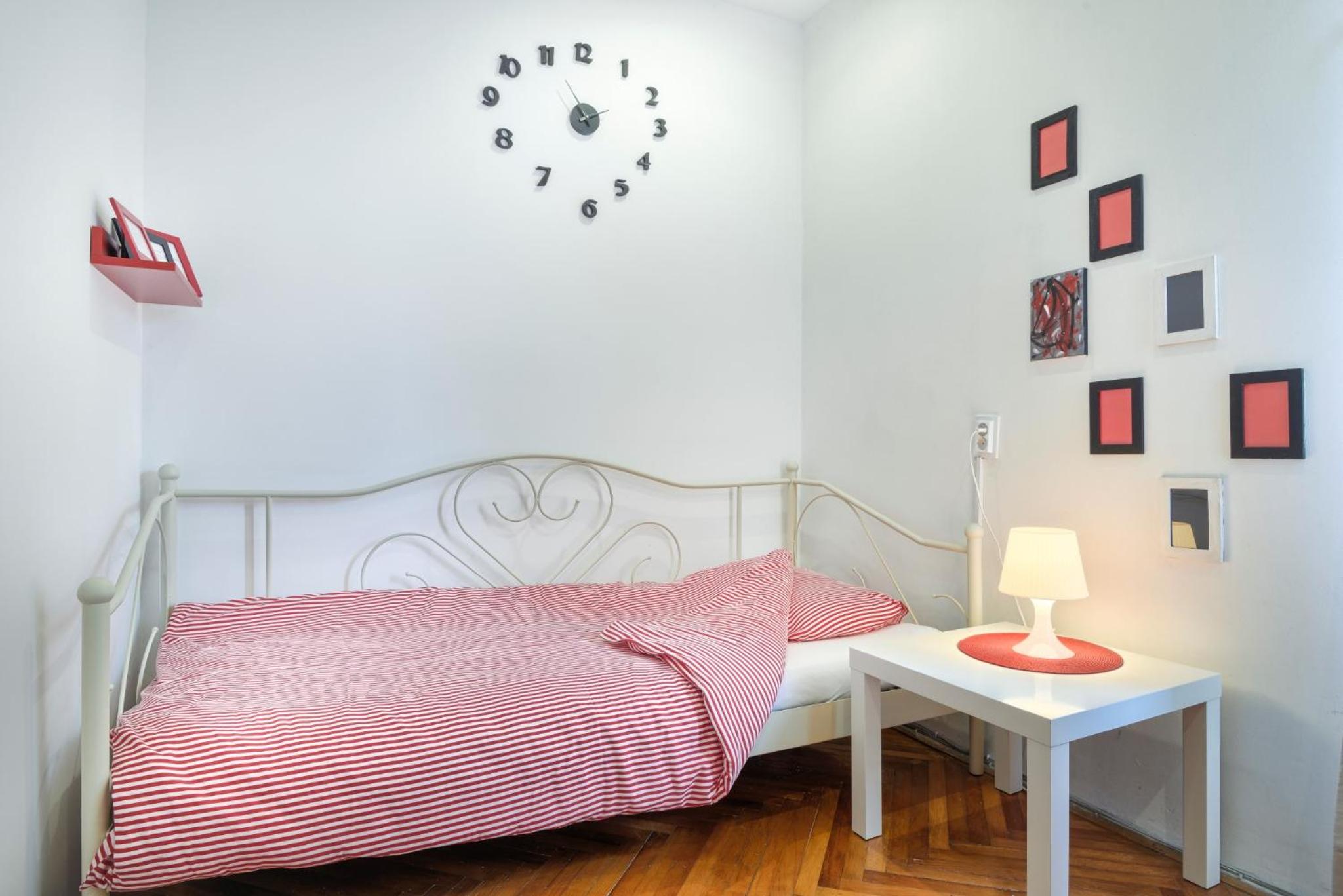 Two-Bedroom Apartment with Balcony - Photo 28