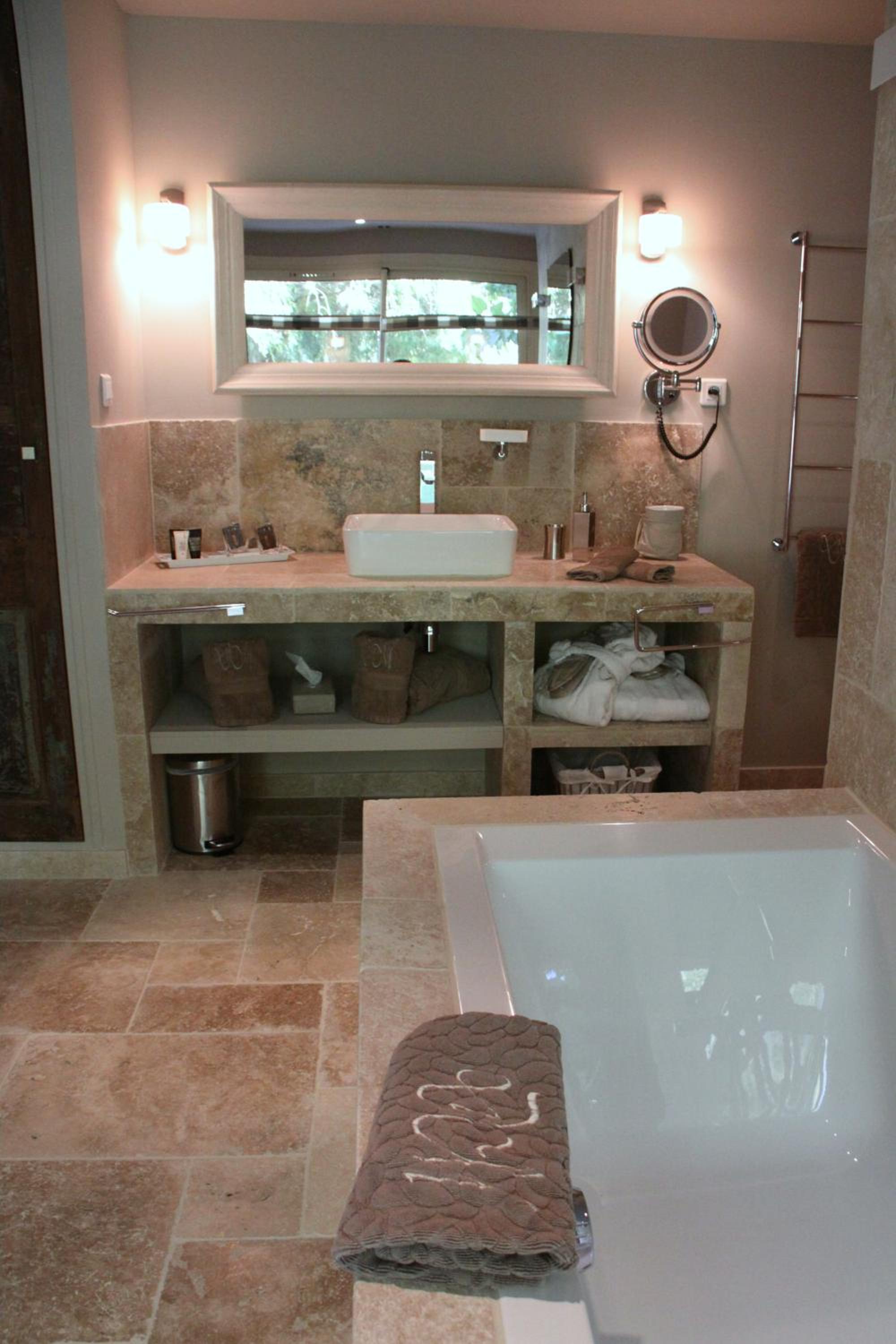 Luxury Suite photo 2