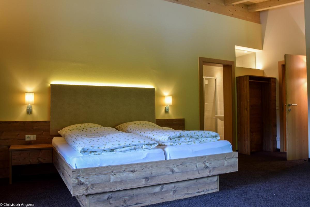 Double Room - Photo 5