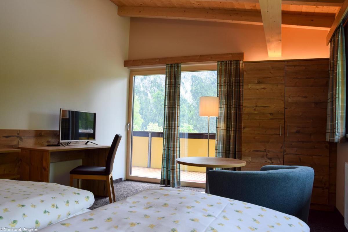 Double Room - Photo 7