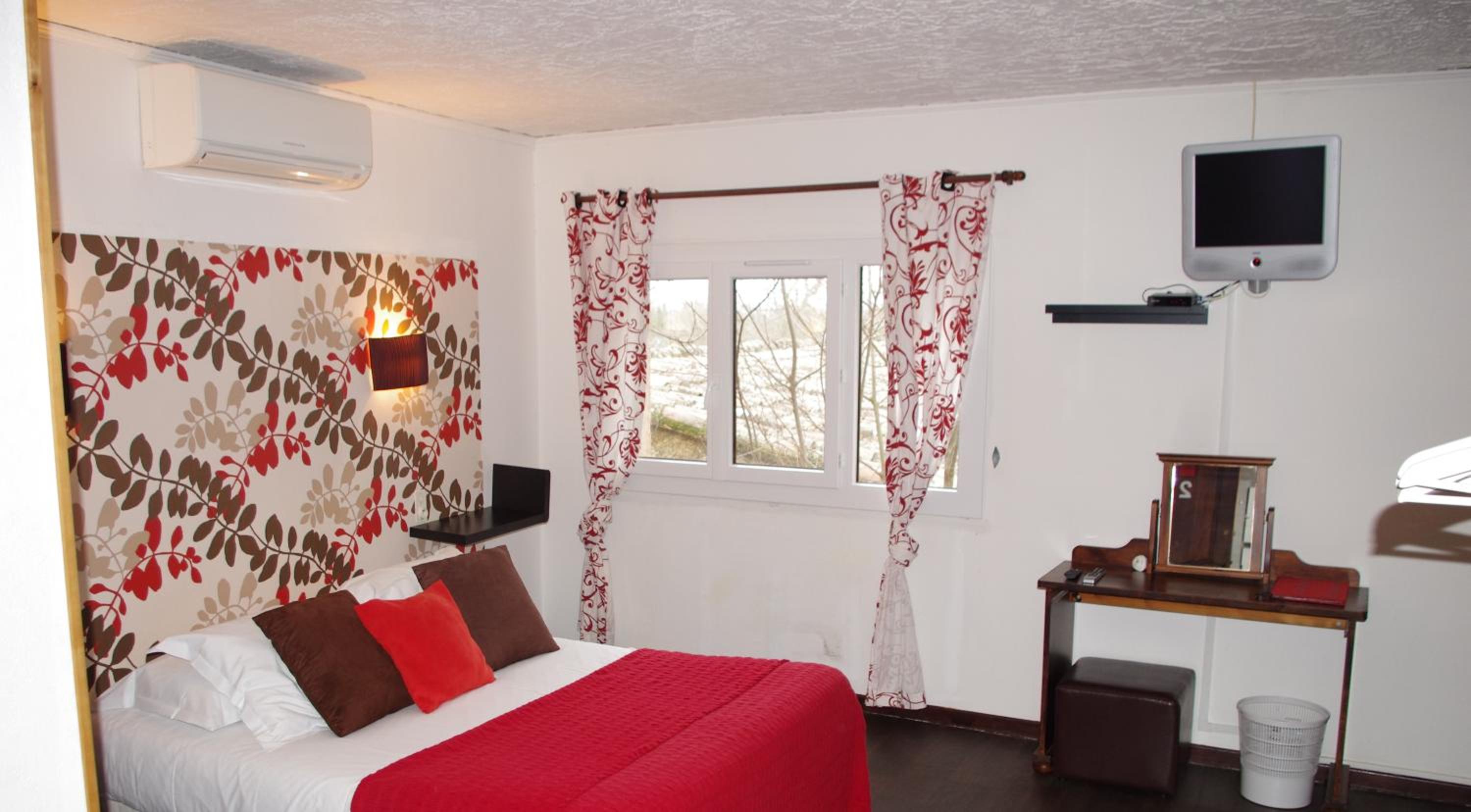 Quadruple Room with Private Bathroom photo 2