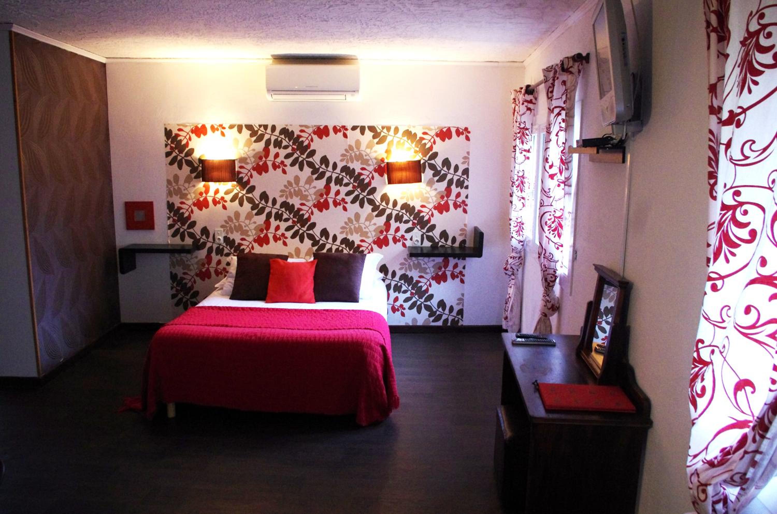 Quadruple Room with Private Bathroom photo 1