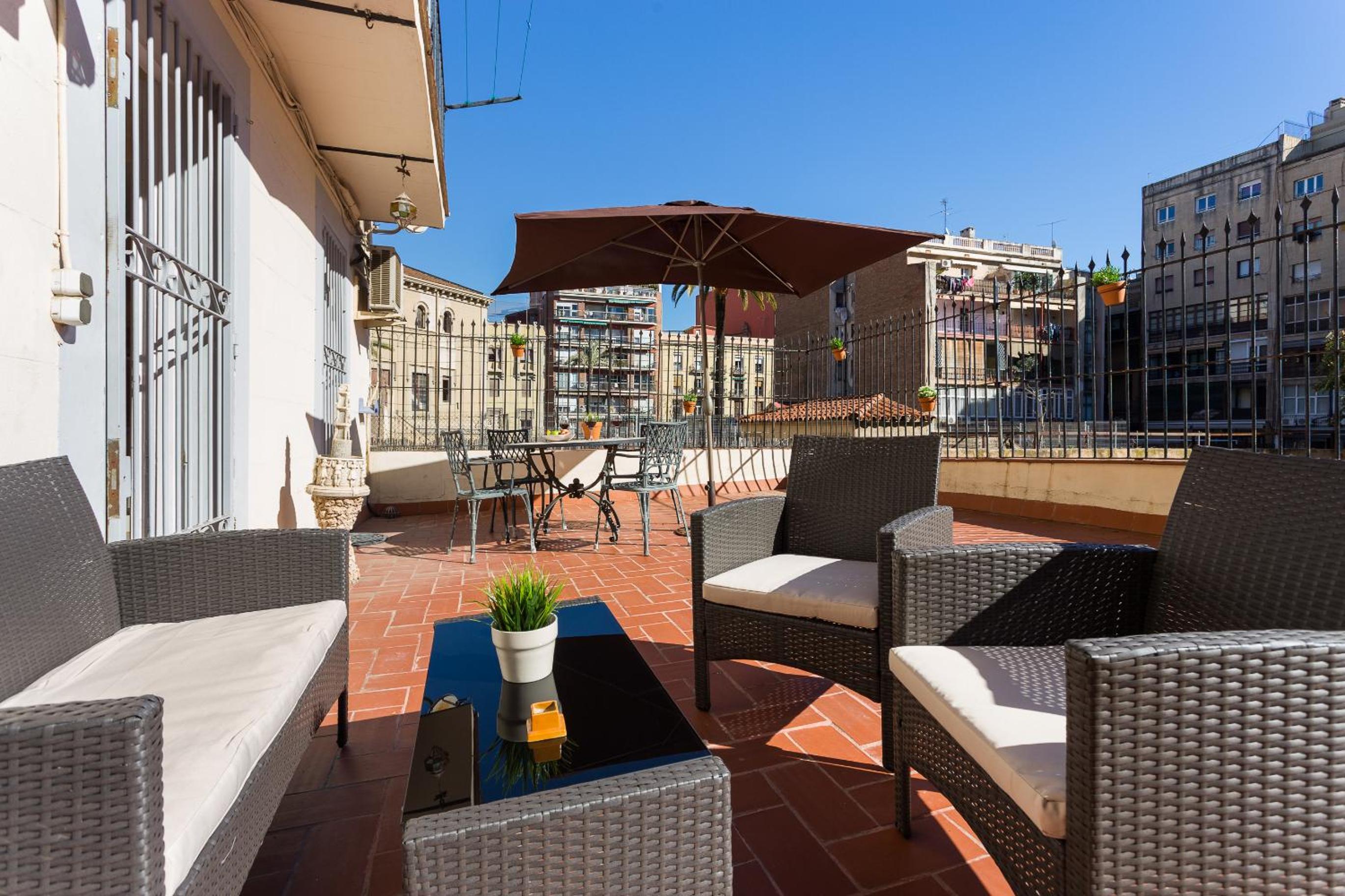 Three-Bedroom Apartment with Terrace photo 2