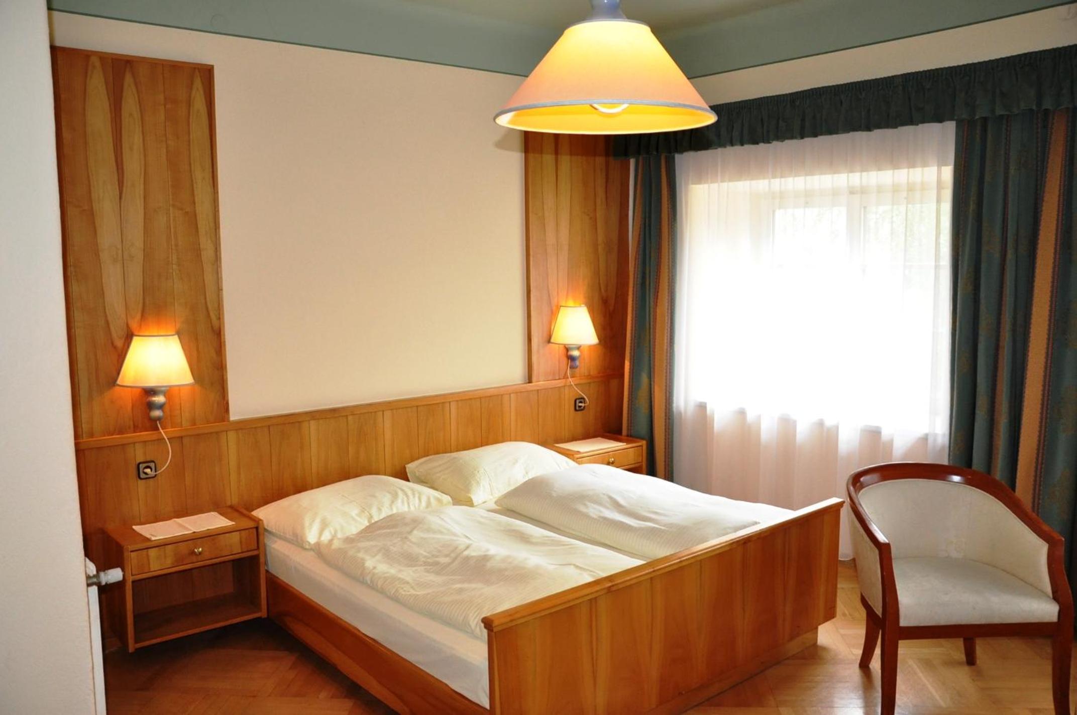 Double Room - Photo 10
