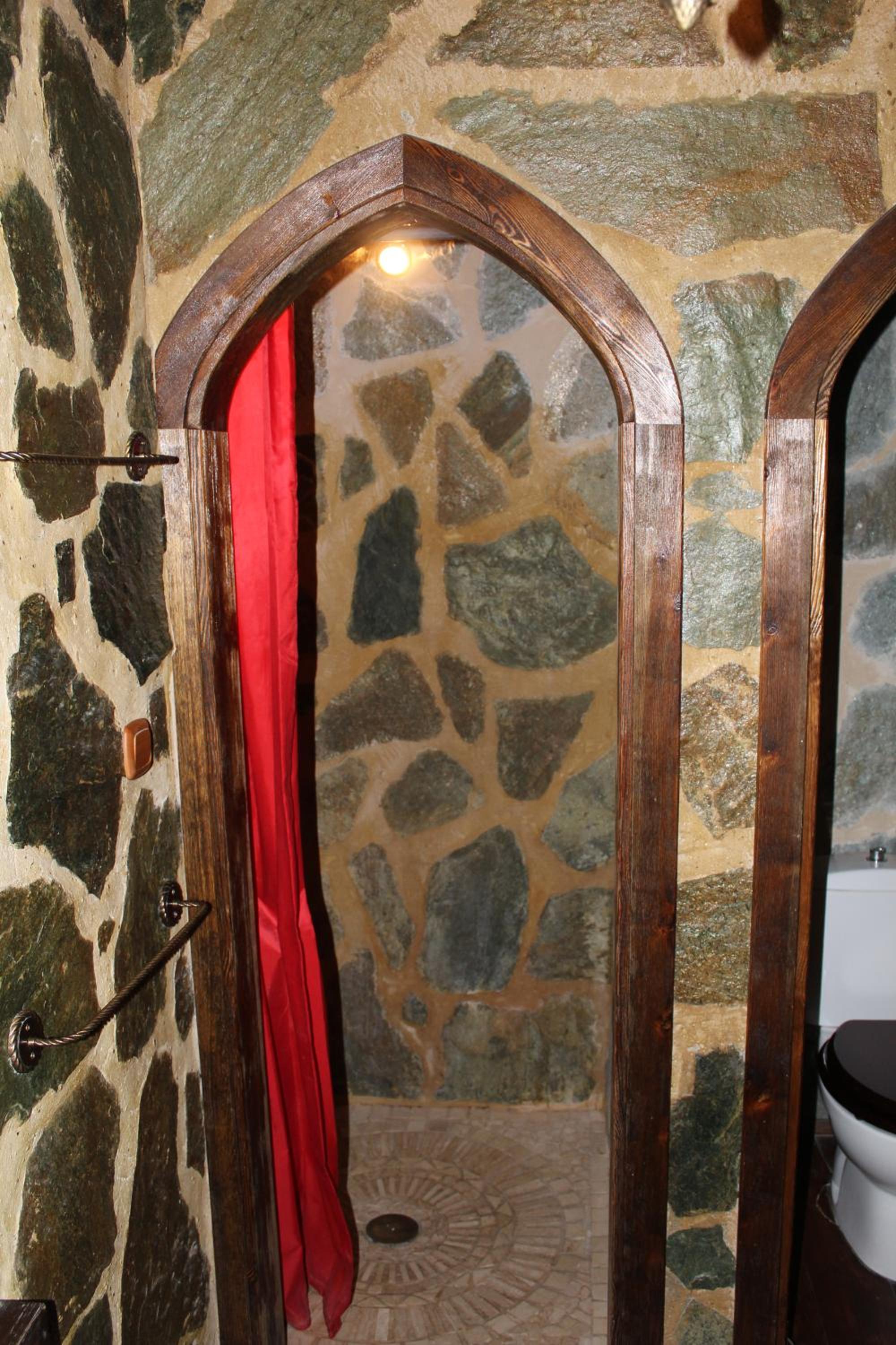 Deluxe Double Room with Mountain View - Photo 8