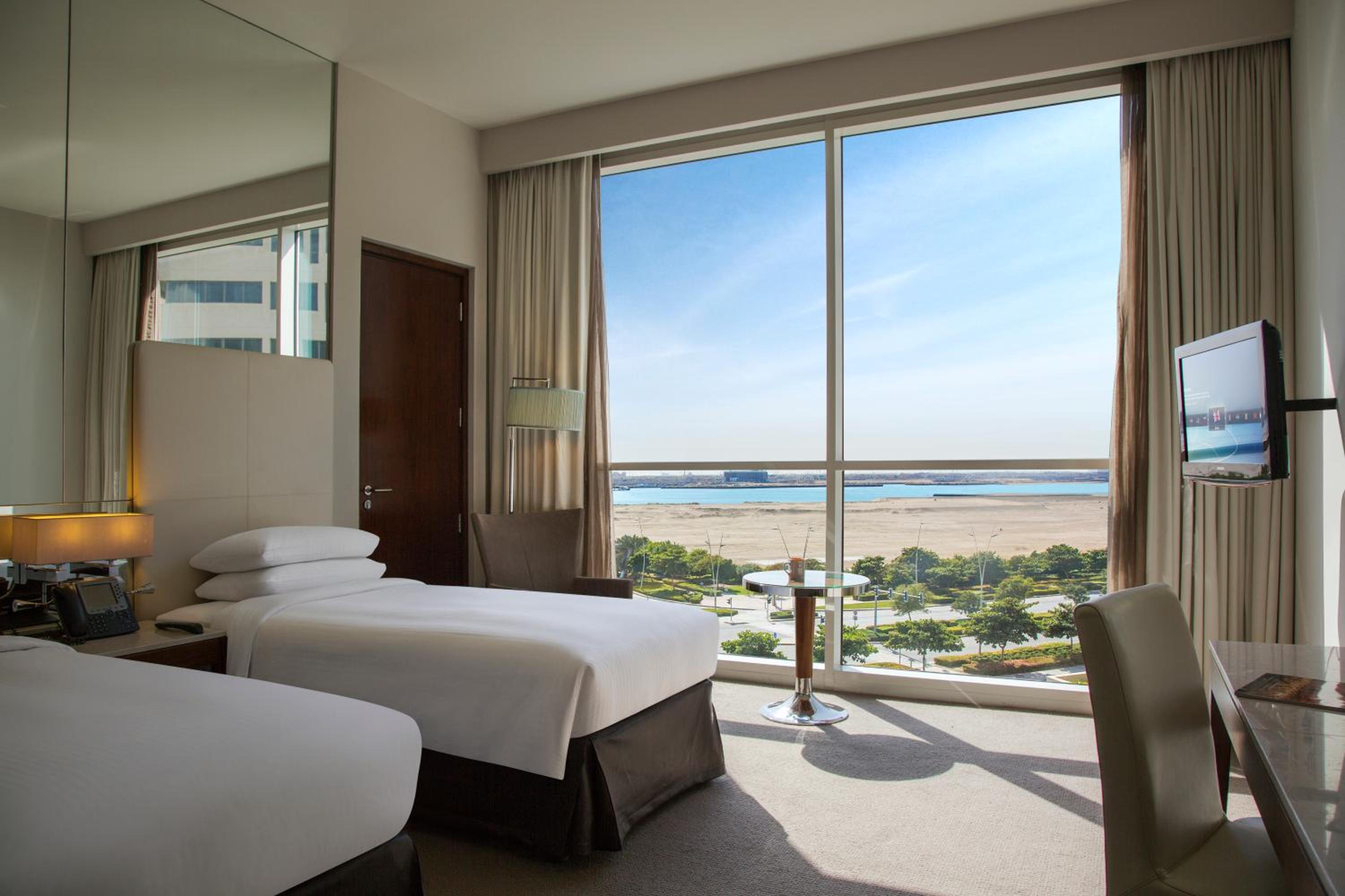 Centro Room – Twin Bed With Free Beach Access photo 1