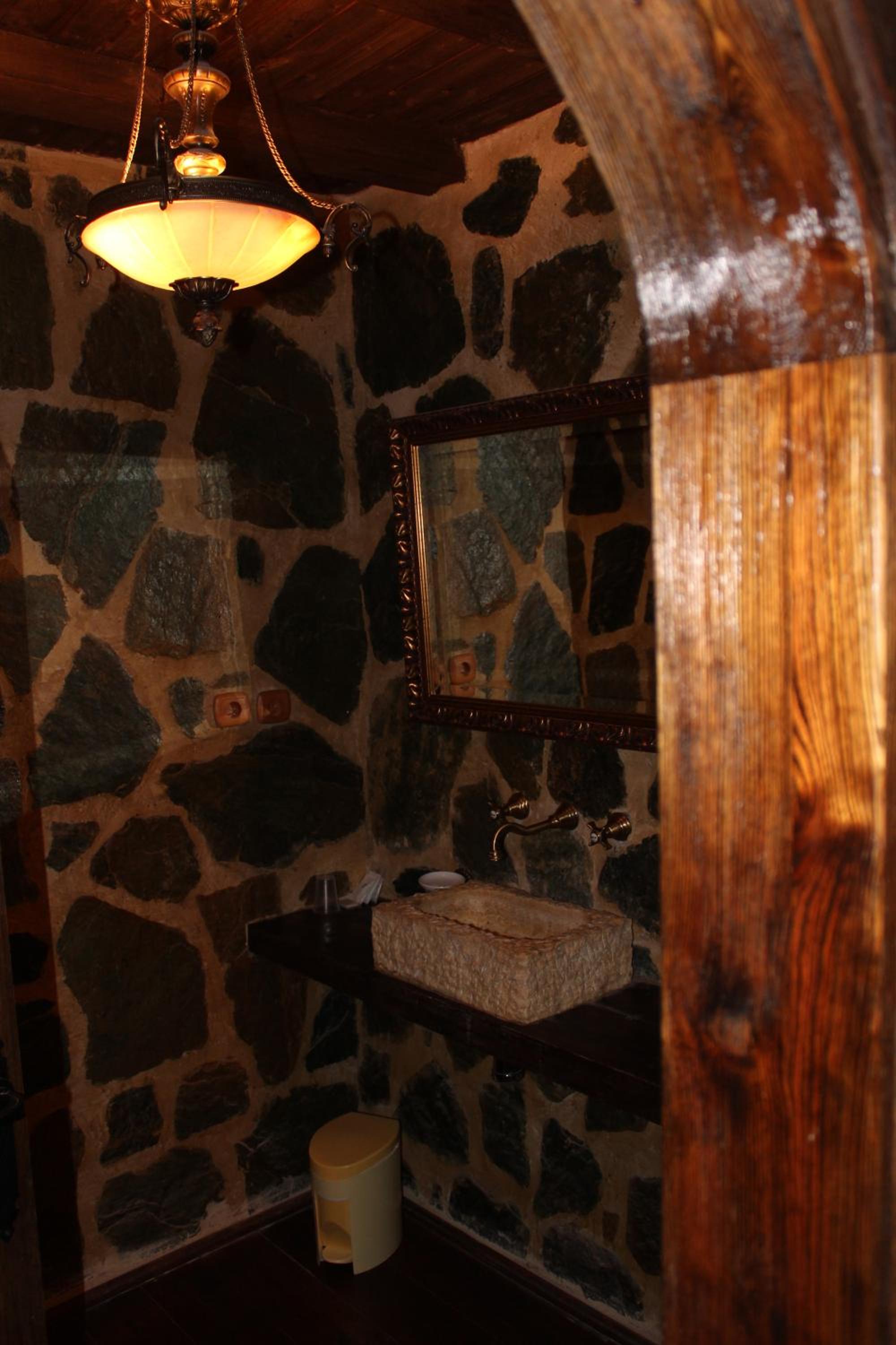 Deluxe Double Room with Mountain View - Photo 9