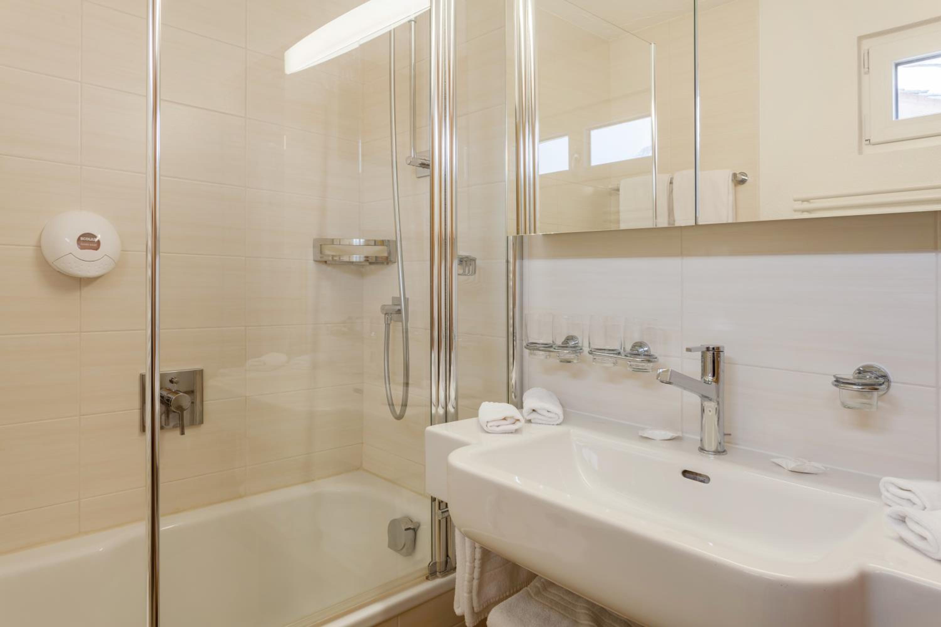 Family Suite - Photo 10
