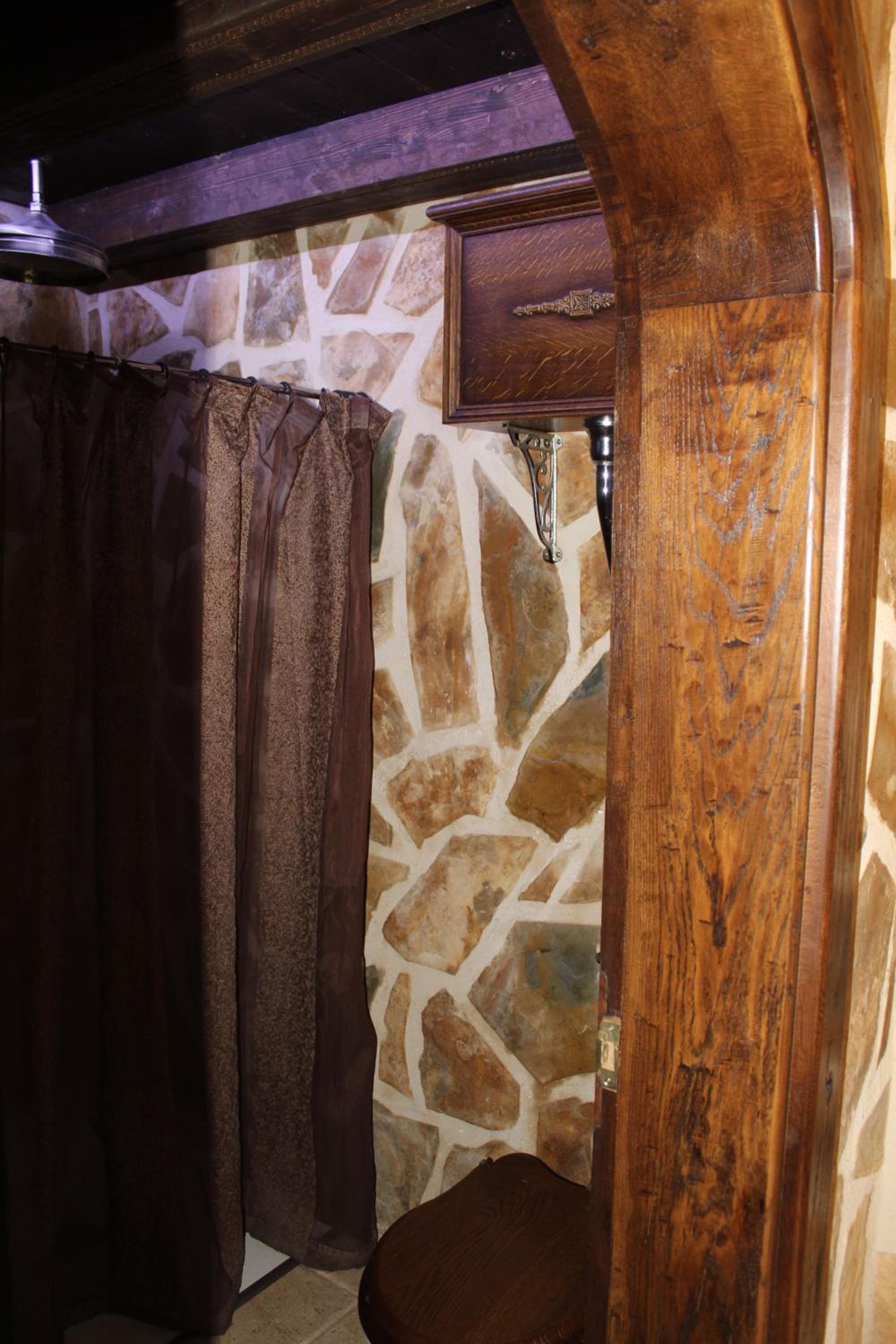 Deluxe King Room With Panoramic View - Photo 11