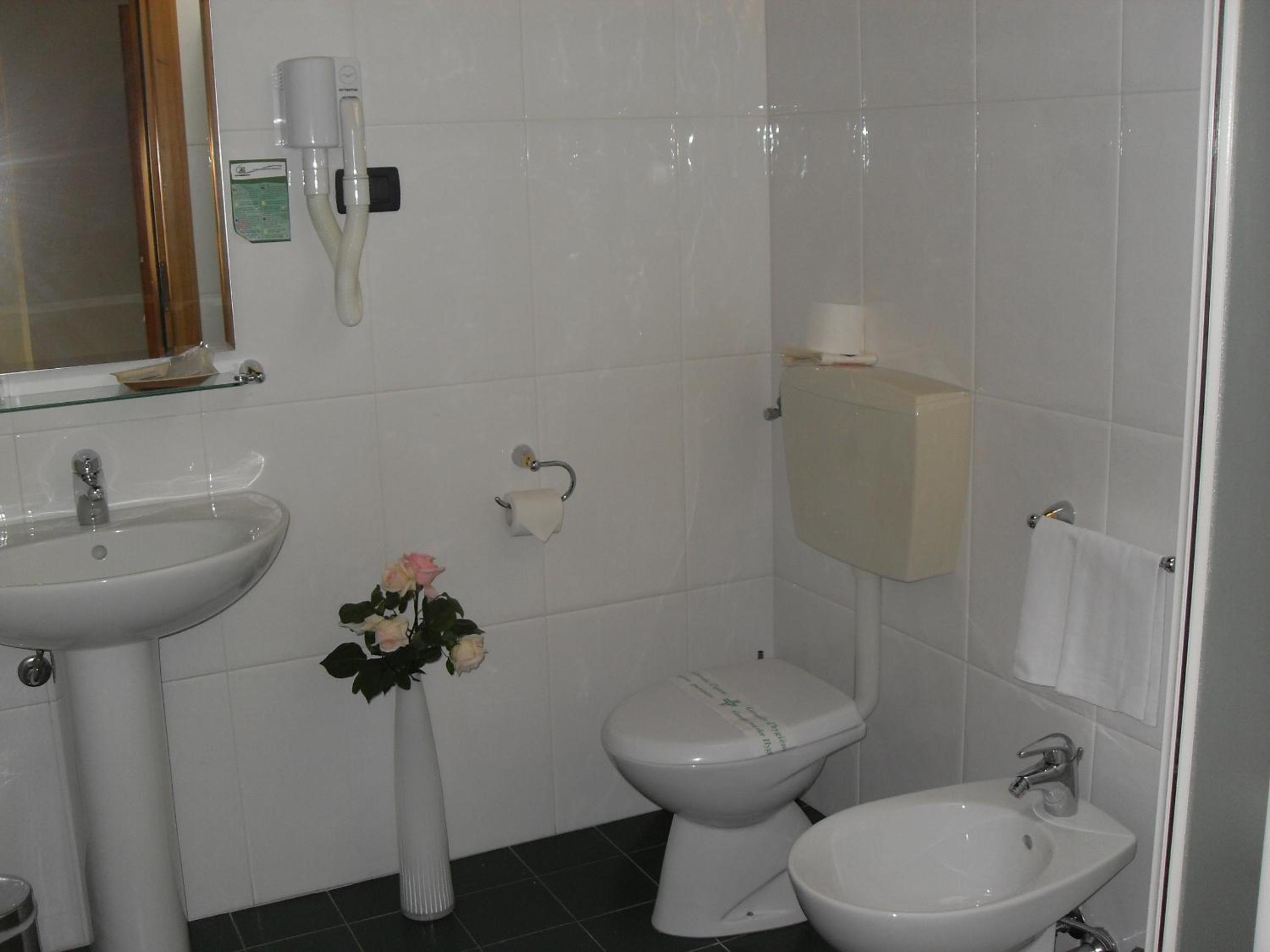 Double or Twin Room - Photo 20
