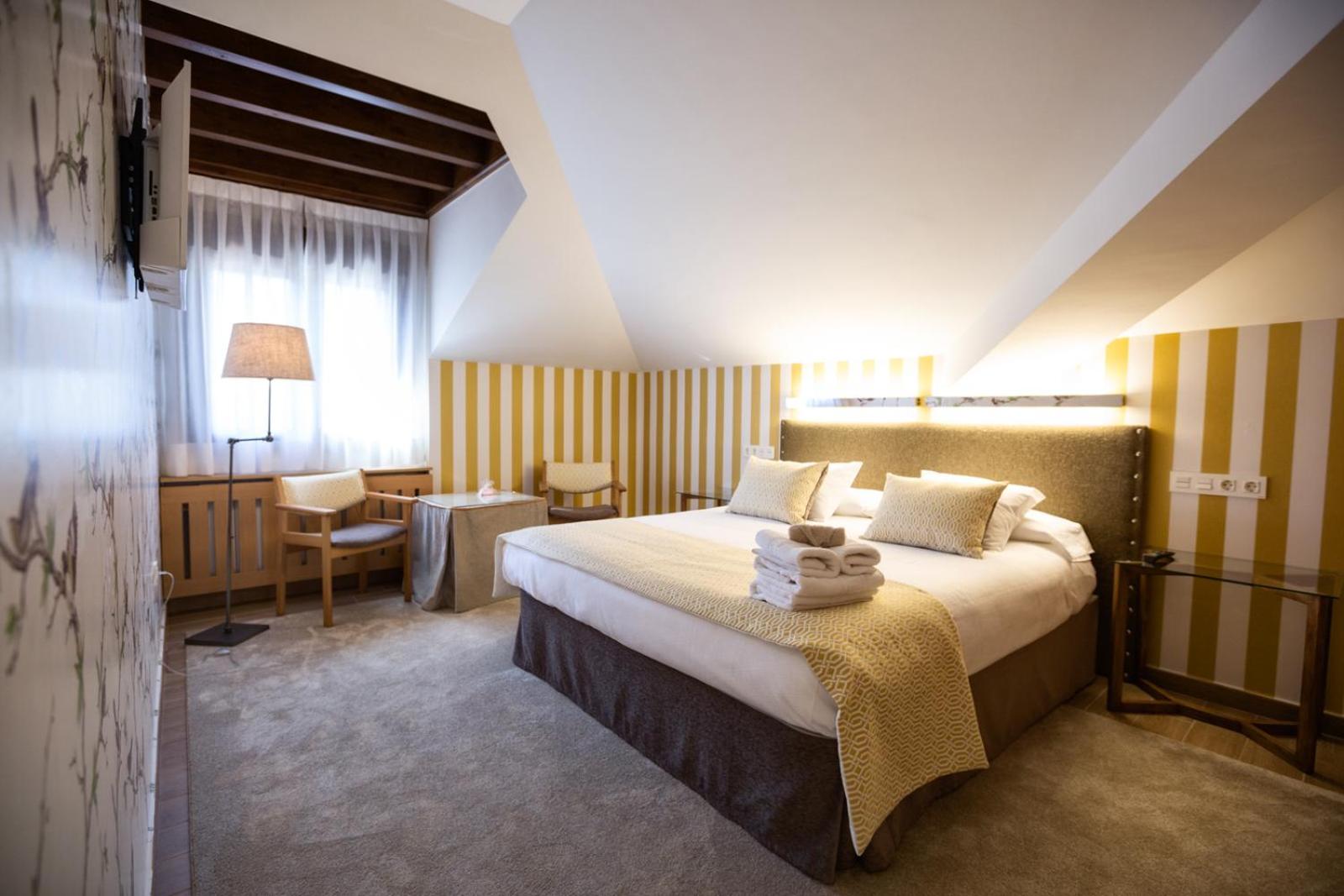 King Room with Mountain View photo 2