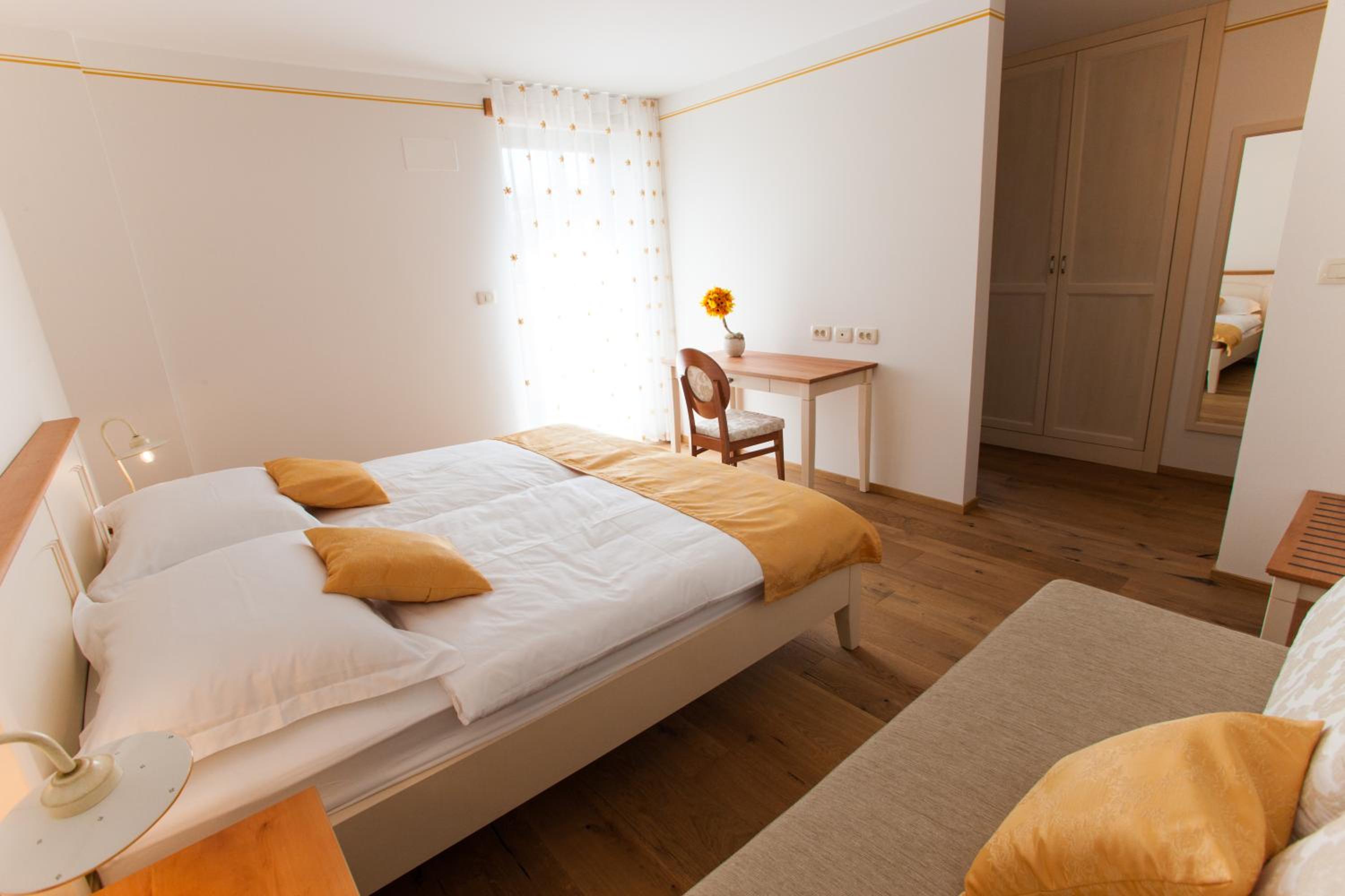 Superior Double Room with Balcony - Photo 1