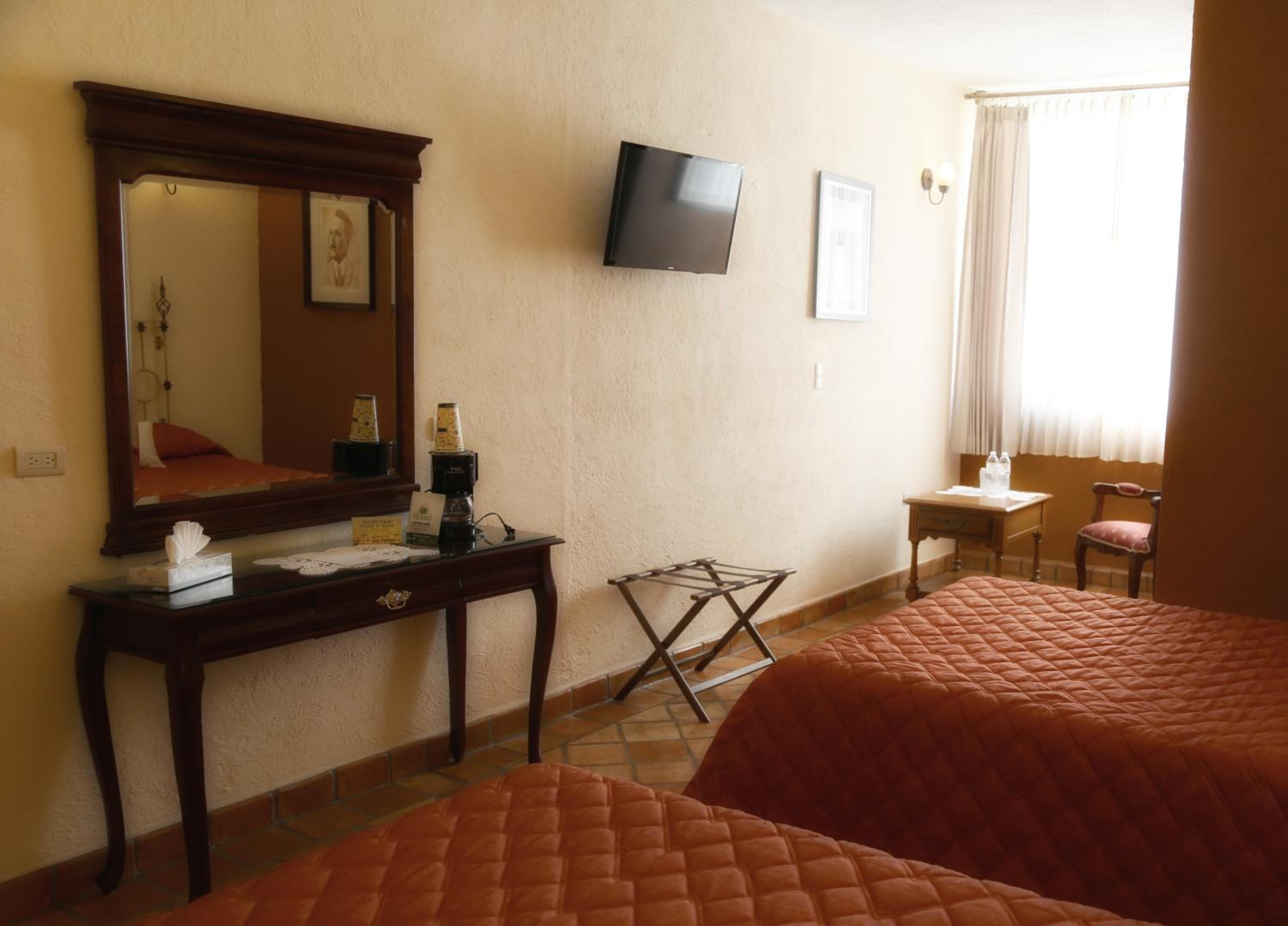 Double Room with Two Double Beds - Photo 26