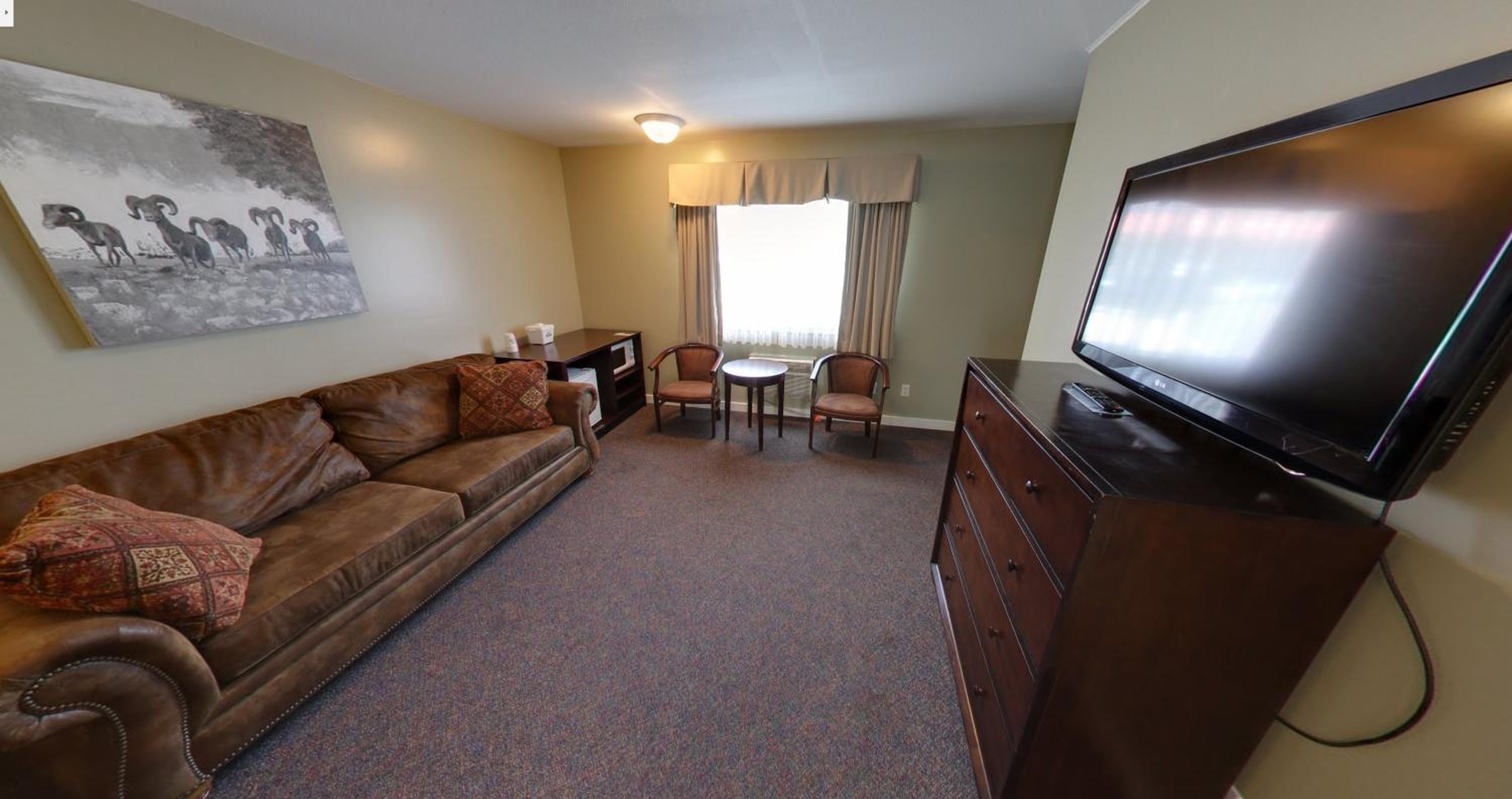 Two Room Queen Suite with Two Queen Beds - Non-Smoking - Photo 4