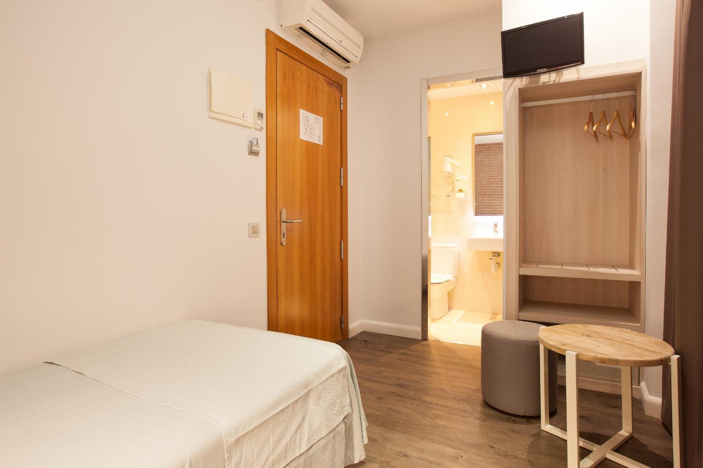 Single Room photo 3