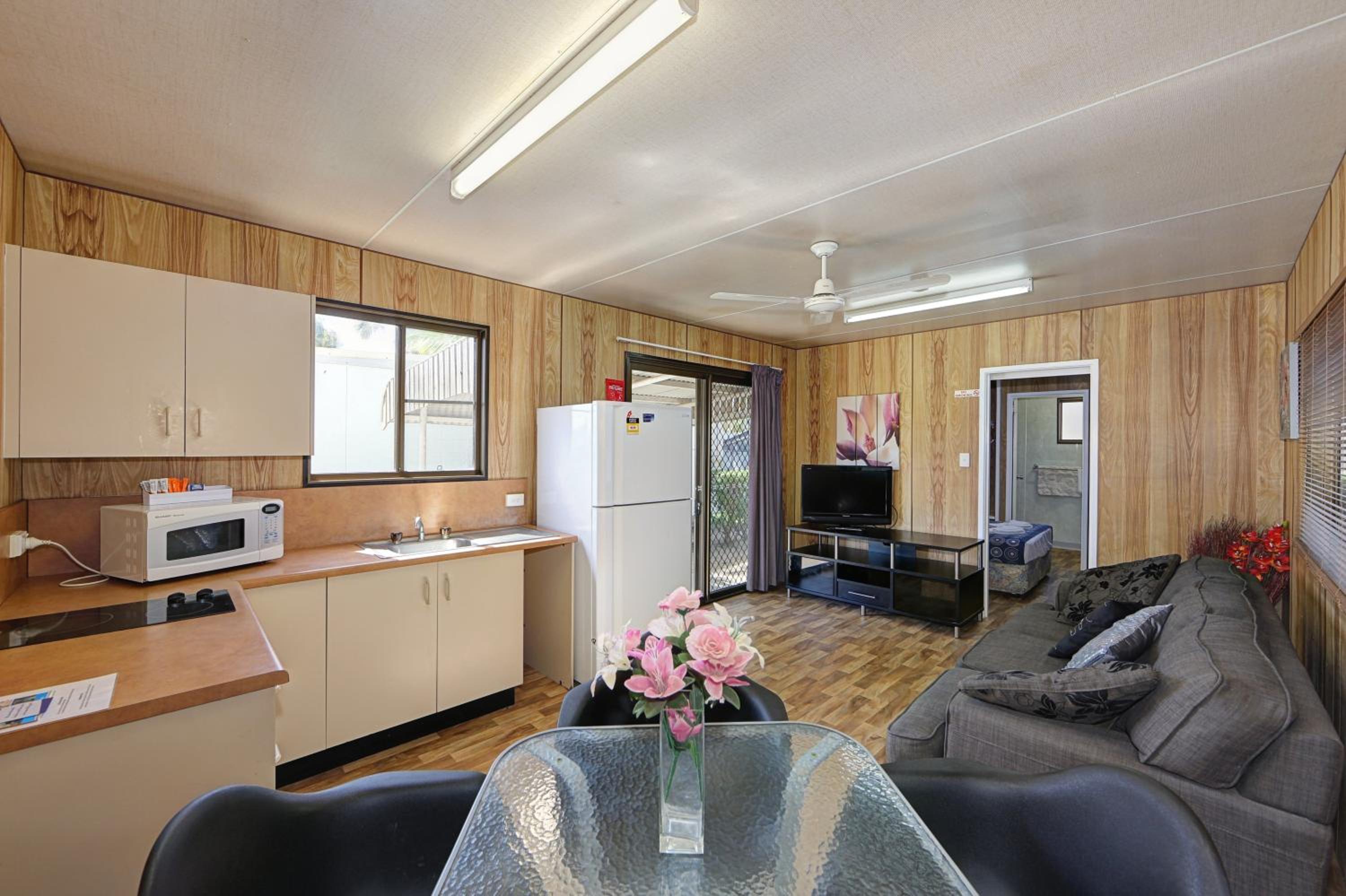 Ensuite Cabin - Photo 3