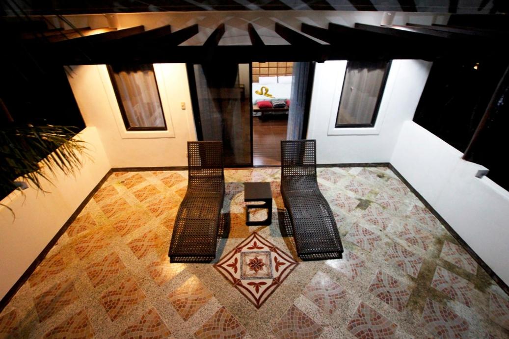 Deluxe Double Room with Veranda - Photo 4
