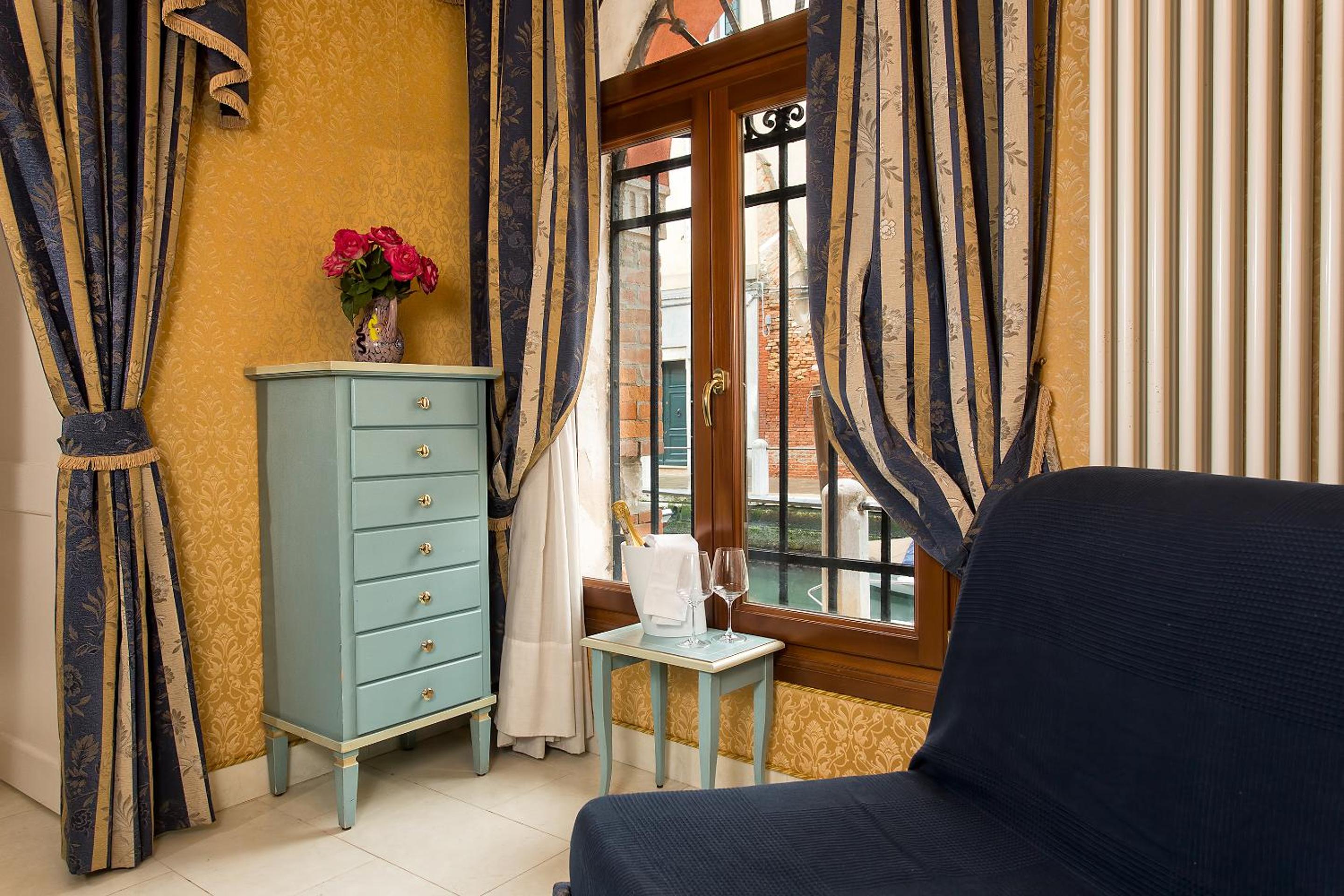 Apartment With Canal View photo 3