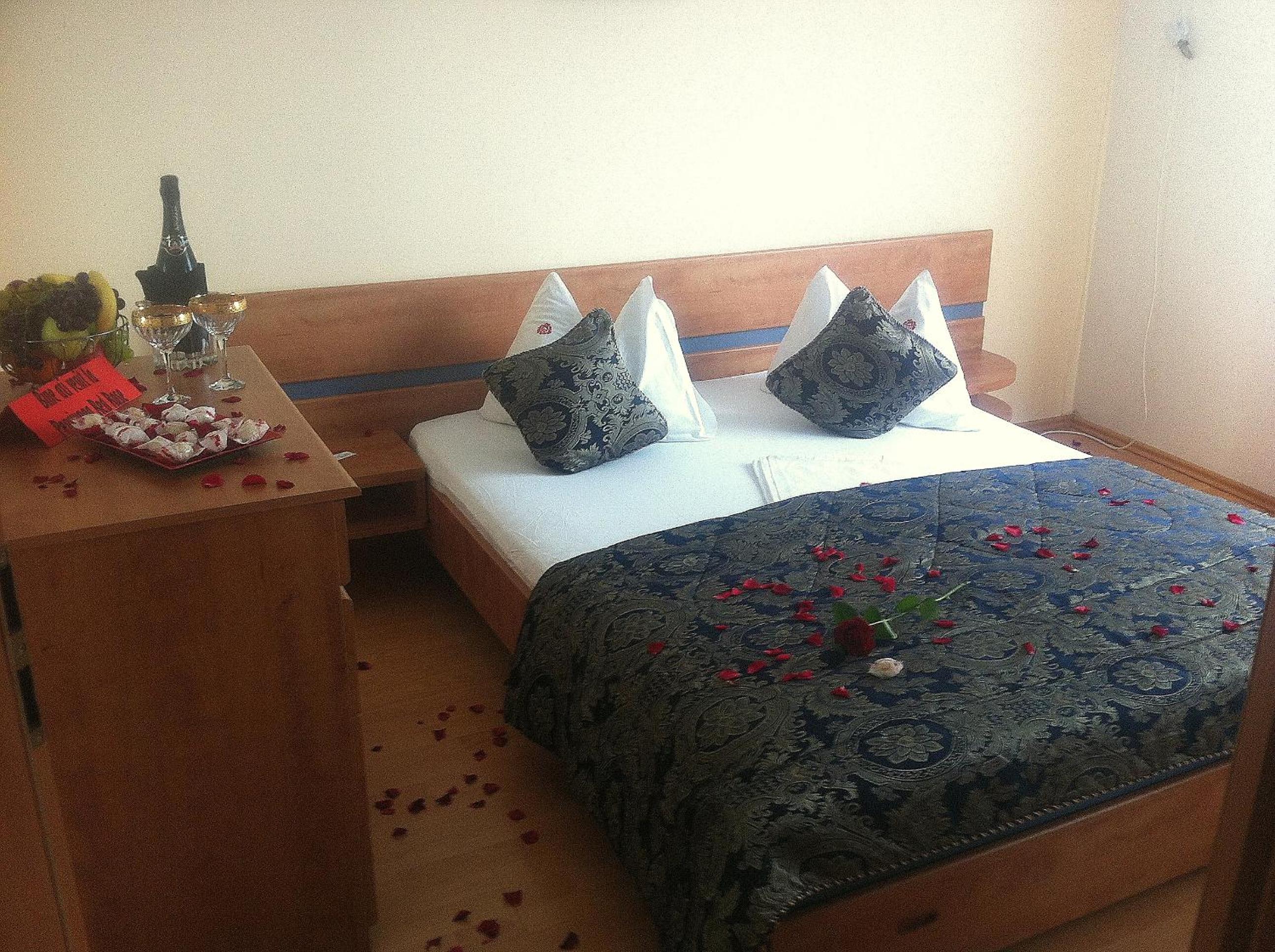 Standard Double Room - Non-Smoking - Photo 7