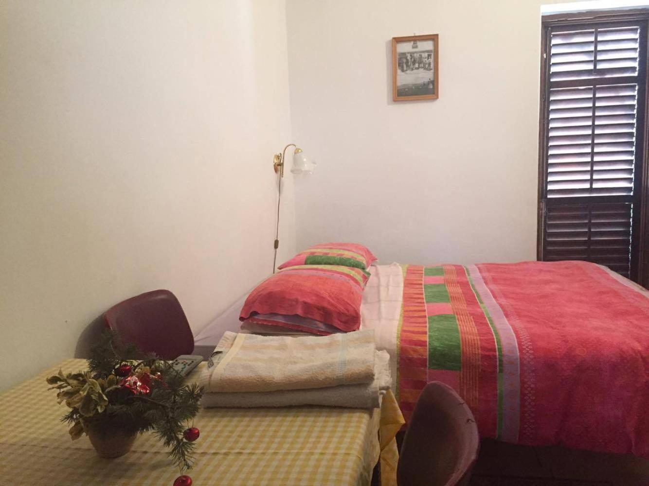 Small Double Room - Photo 1