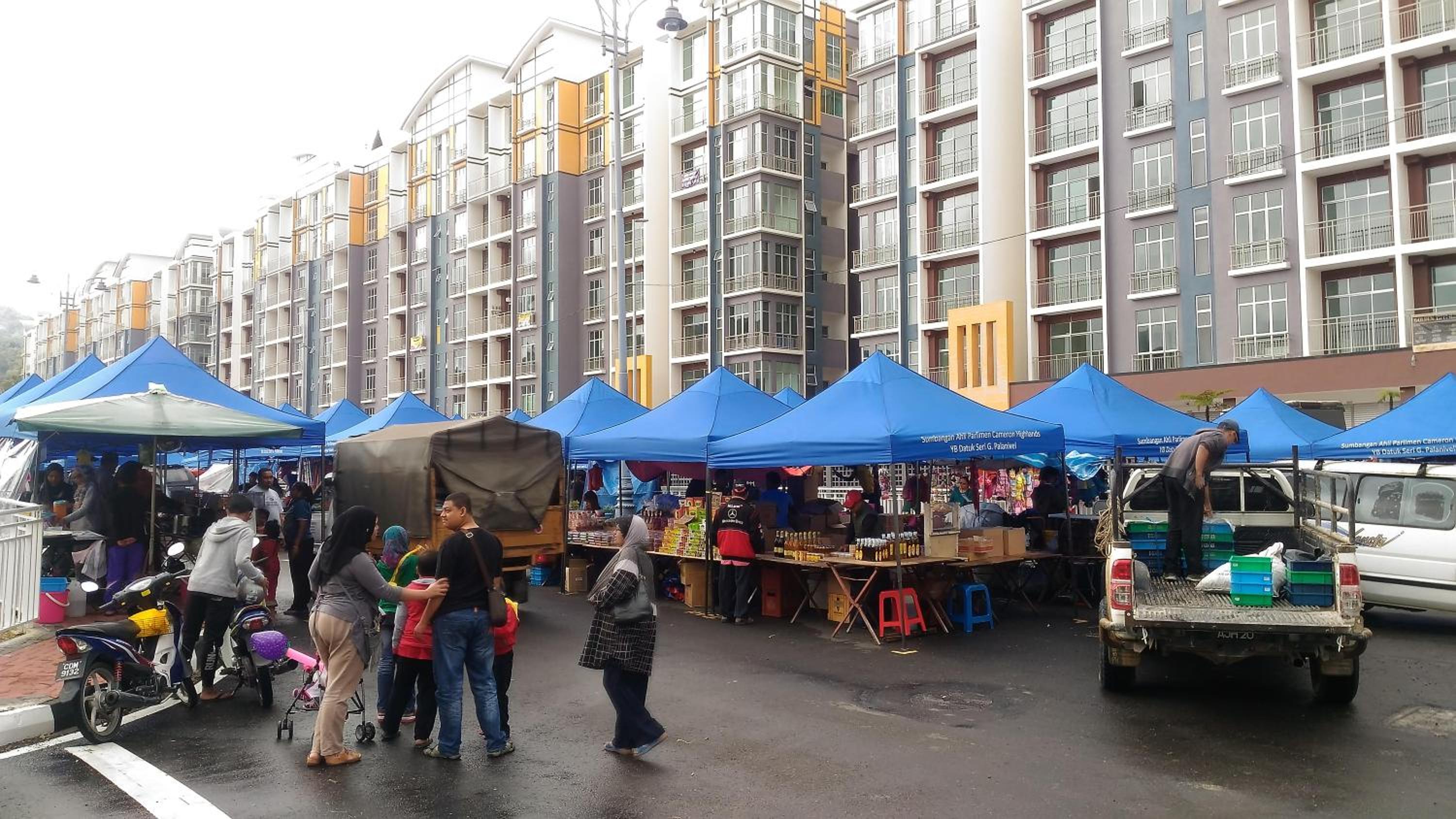 Deluxe Queen Studio with Night Market View photo 3