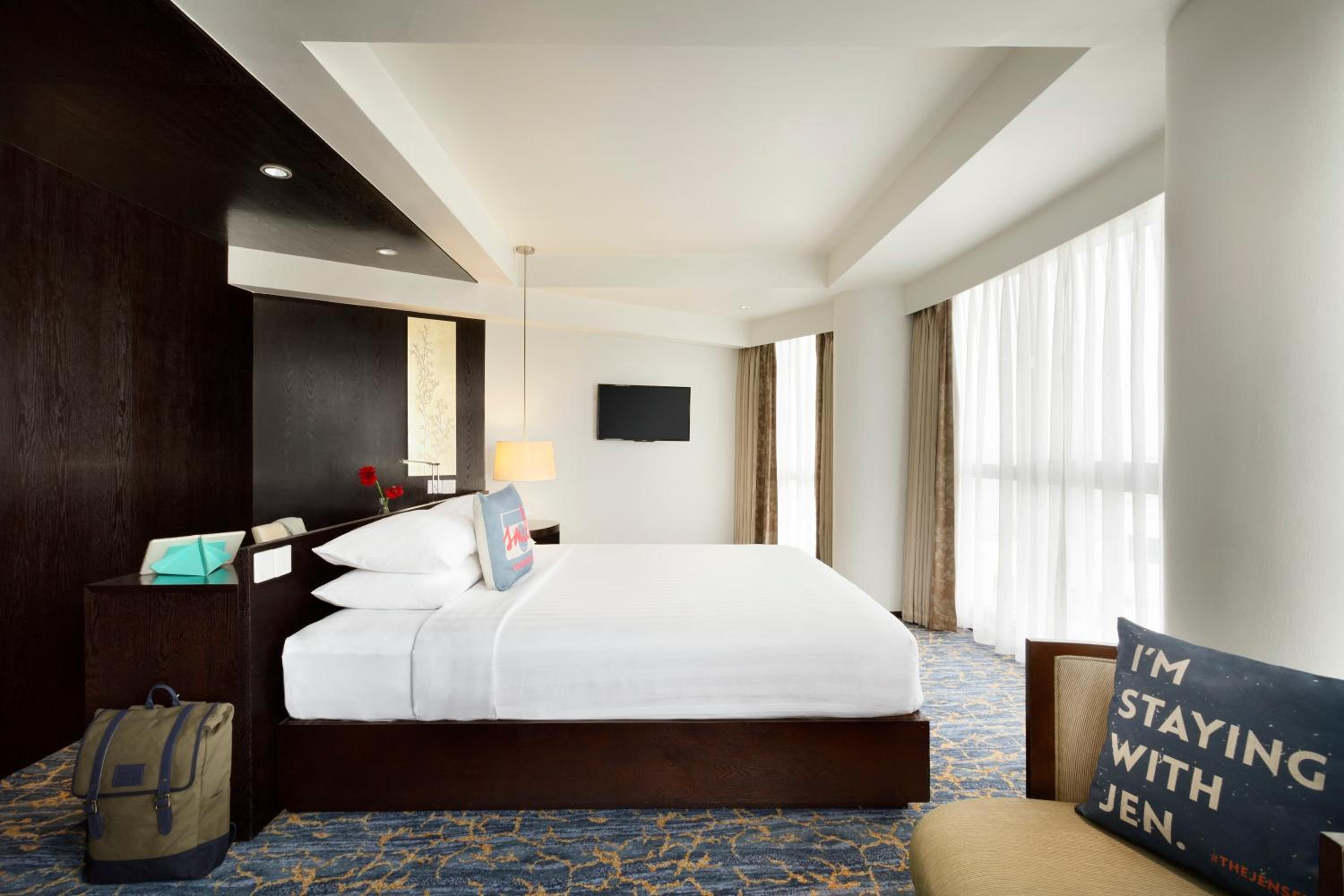 Executive Double Room (Free Return Airport Transfer, Complimentary Wifi) - Photo 9