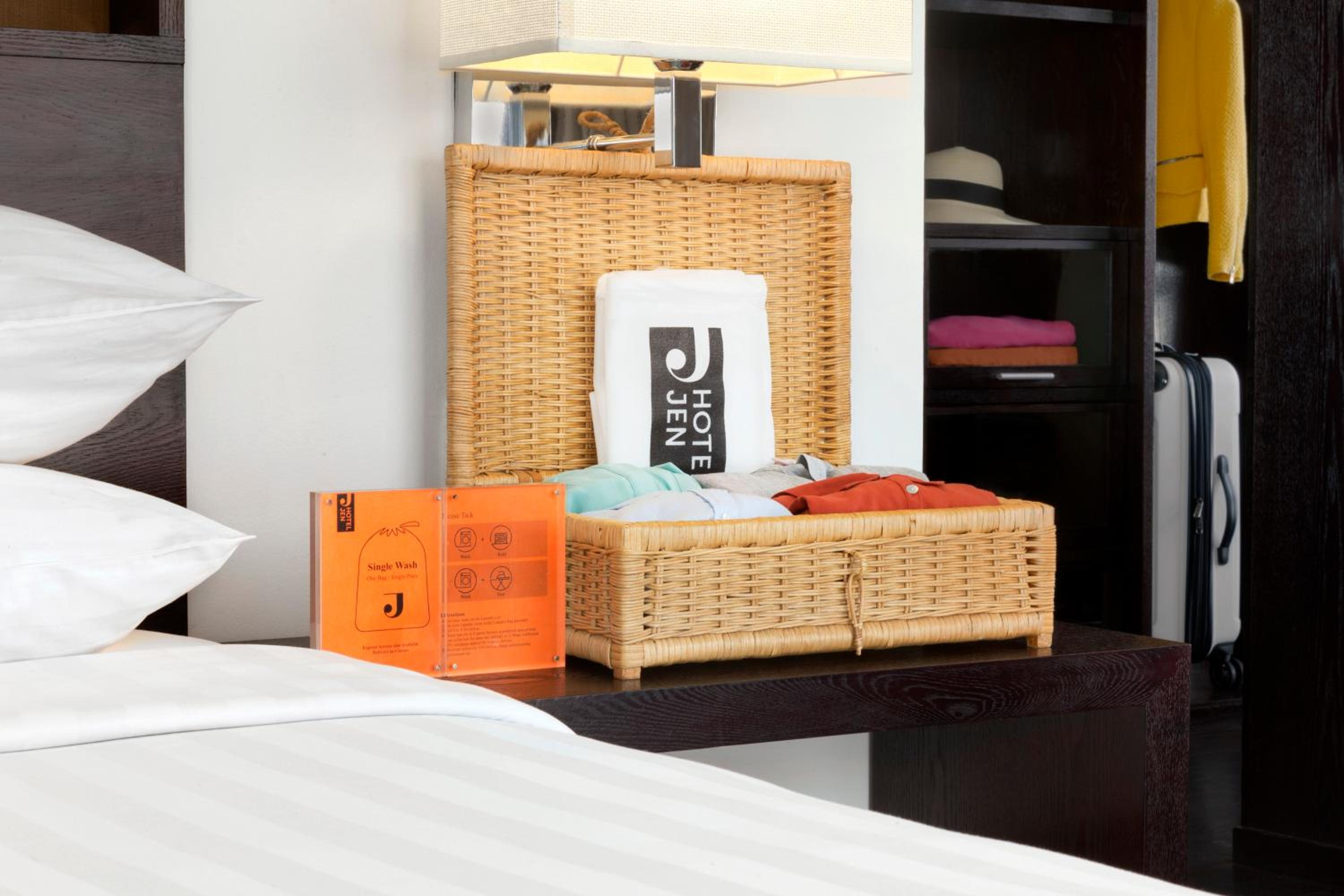 Executive Double Room (Free Return Airport Transfer, Complimentary Wifi) - Photo 6