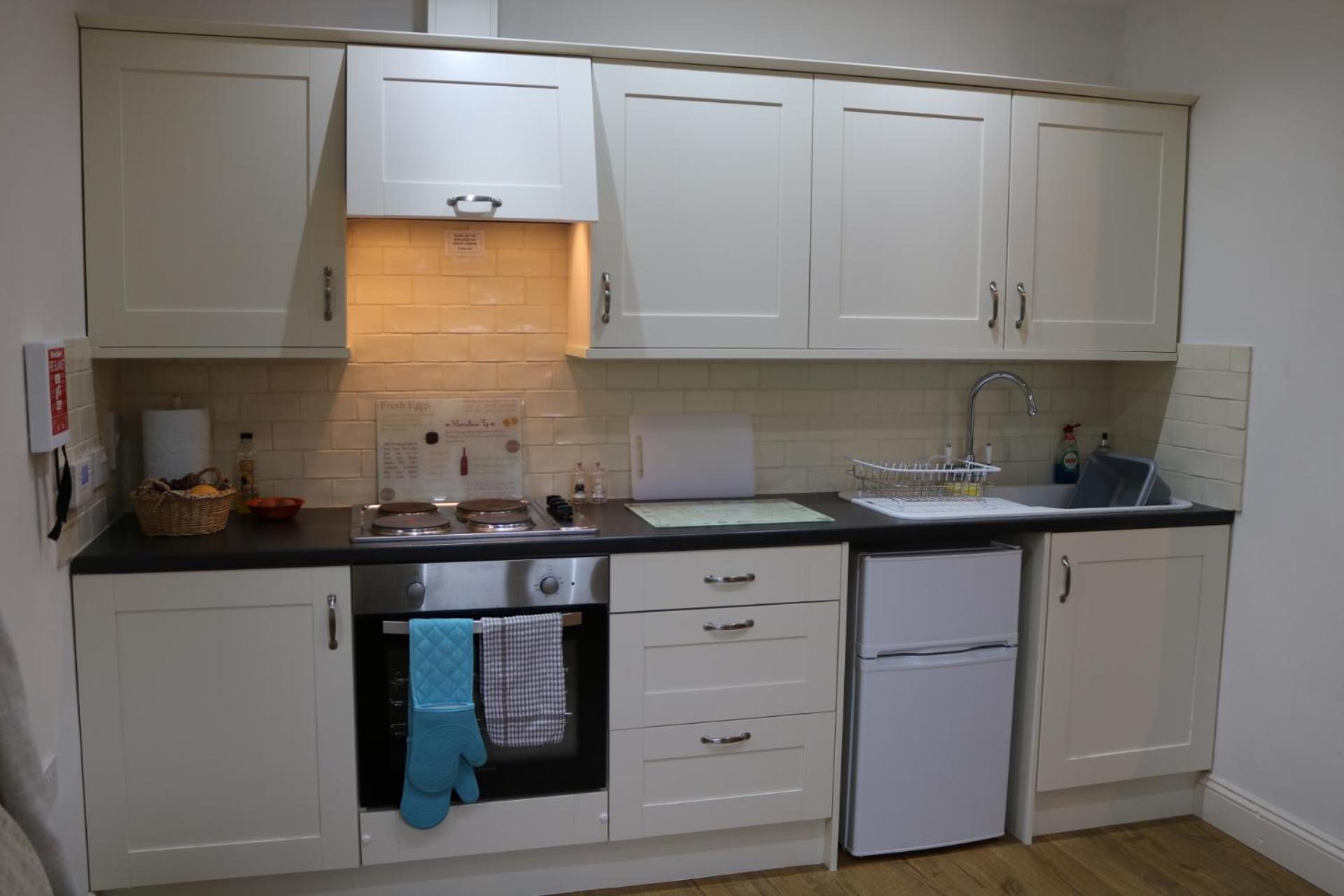 One-Bedroom House - Photo 4