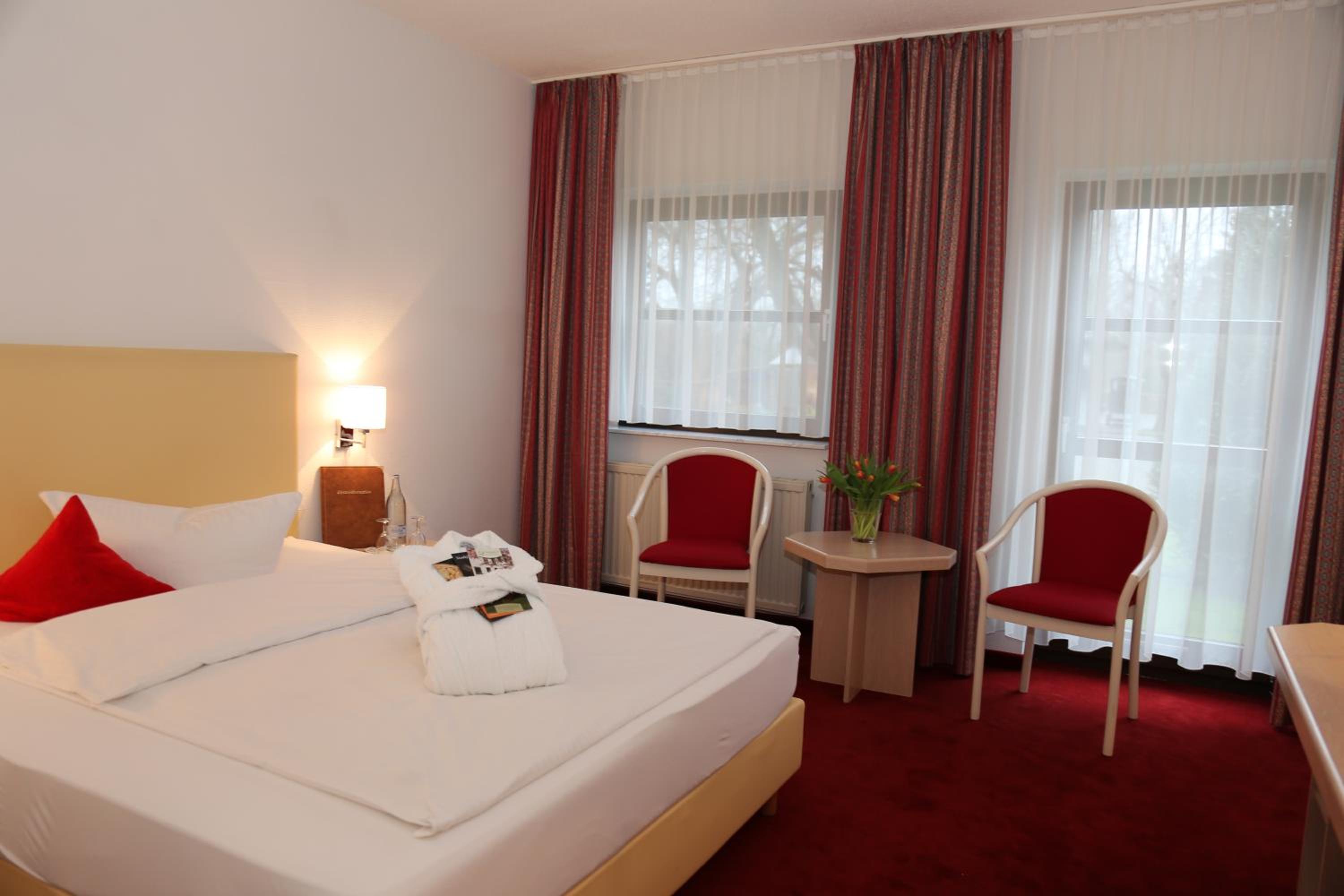 Double Room (1 Adult) - Photo 4