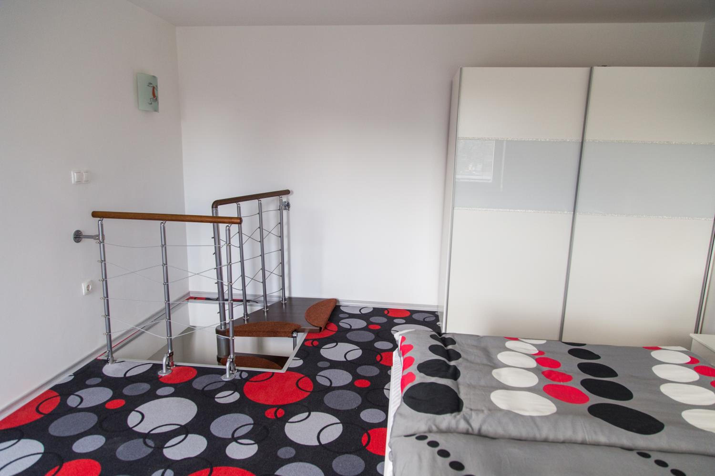 Apartment - Ground Floor - Photo 1