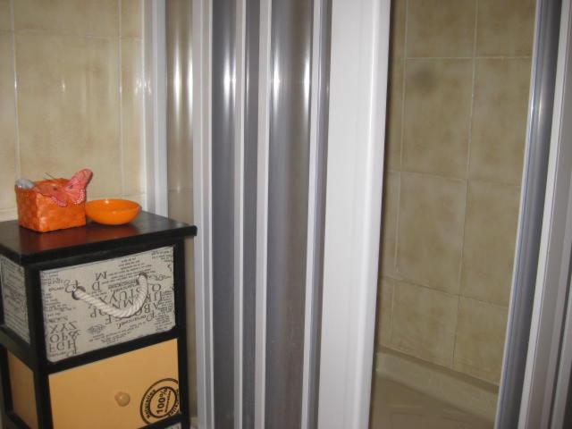 Quadruple Room with Private Bathroom photo 2