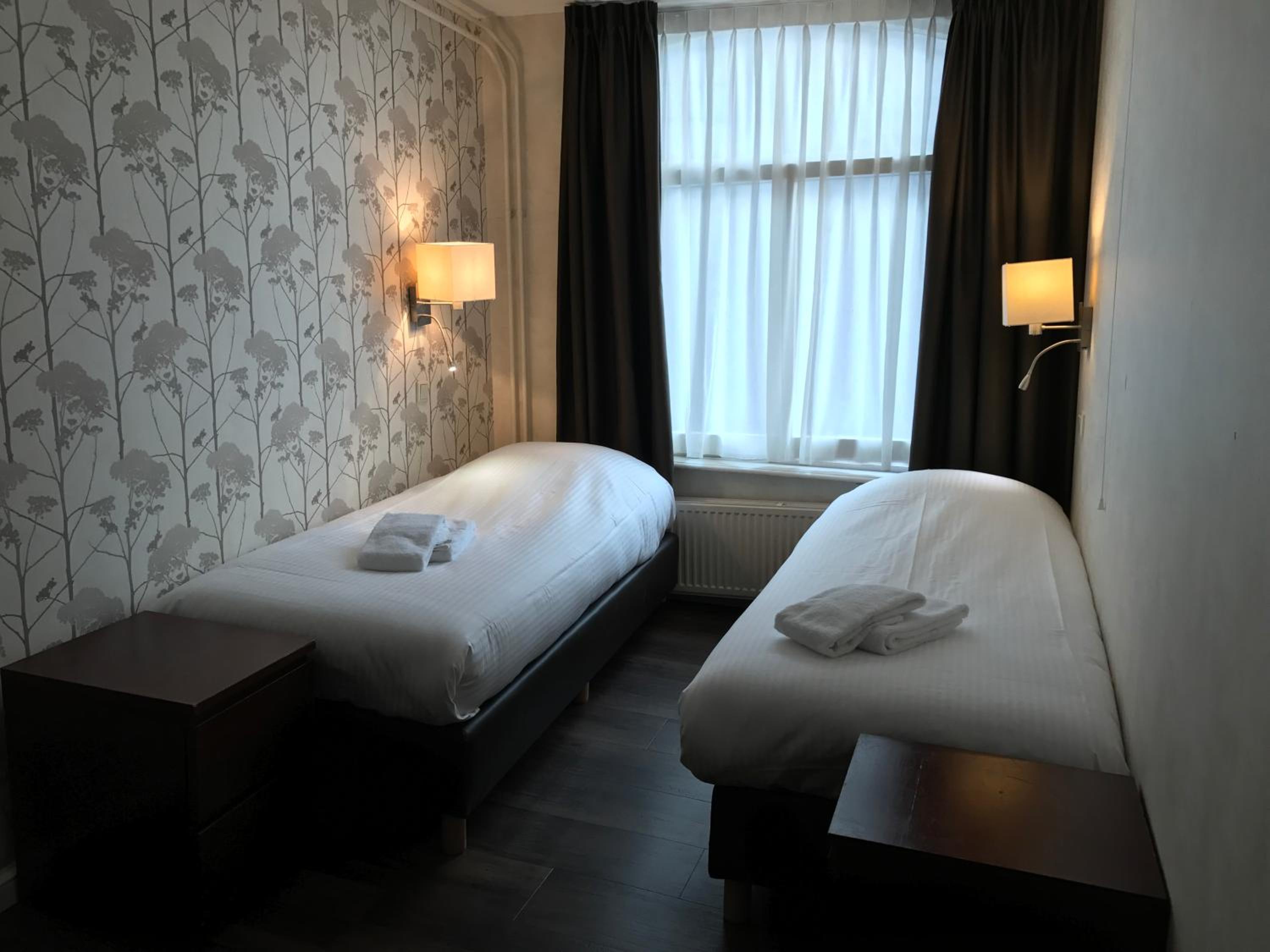 Double Room with Shower - Photo 19
