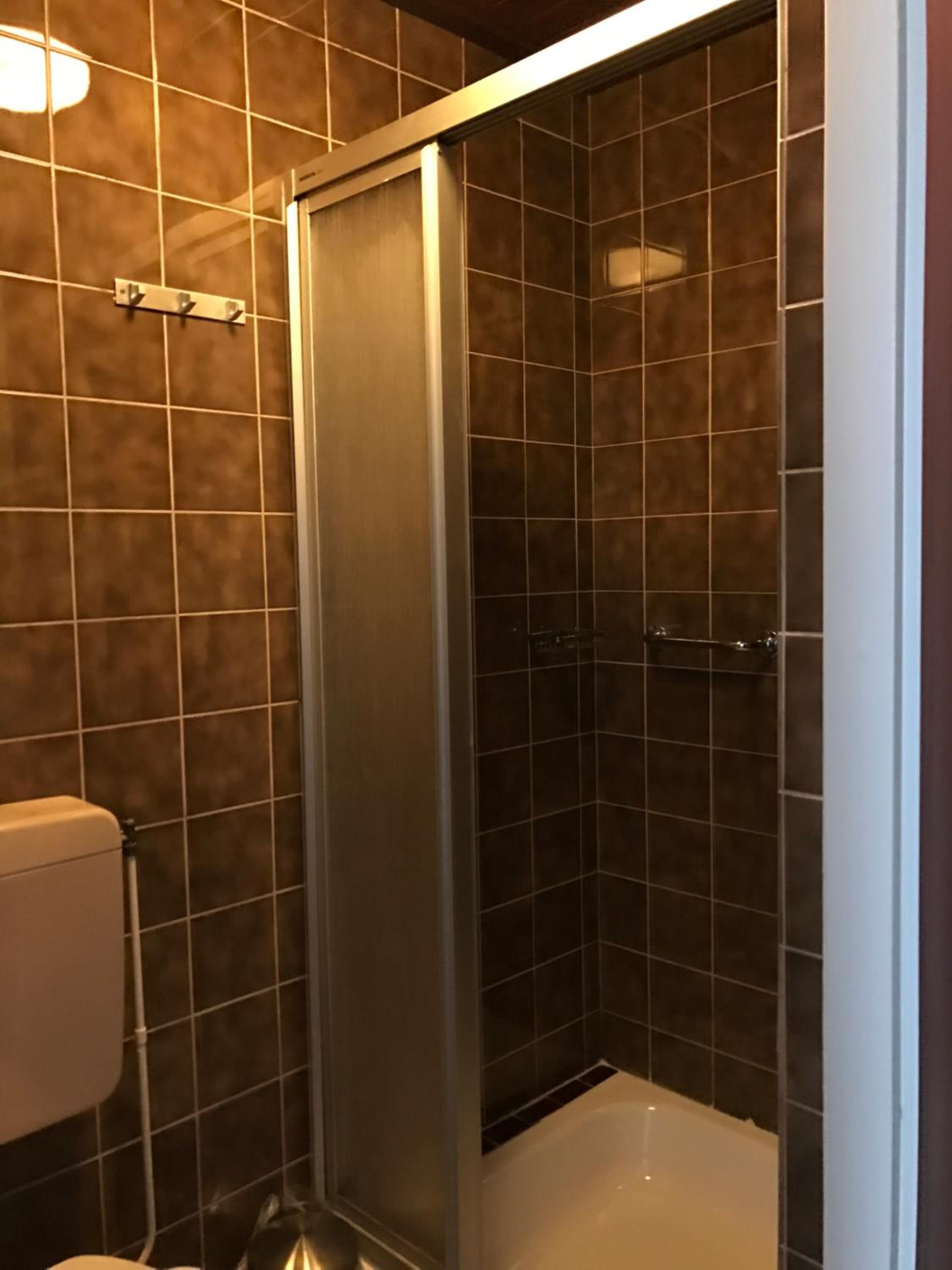 Double Room with Shower - Photo 22