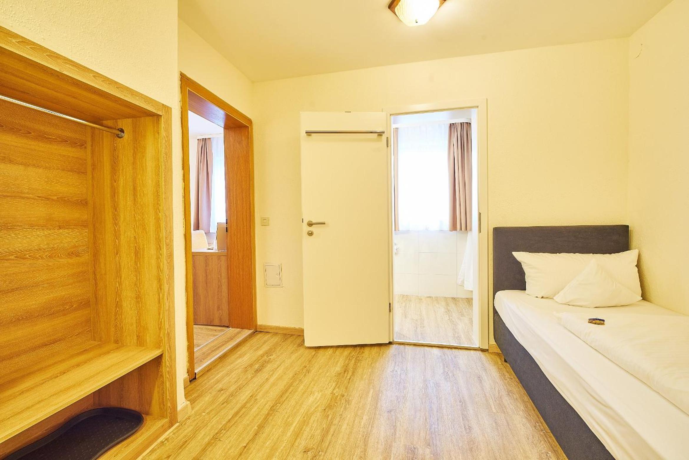Triple Room photo 2